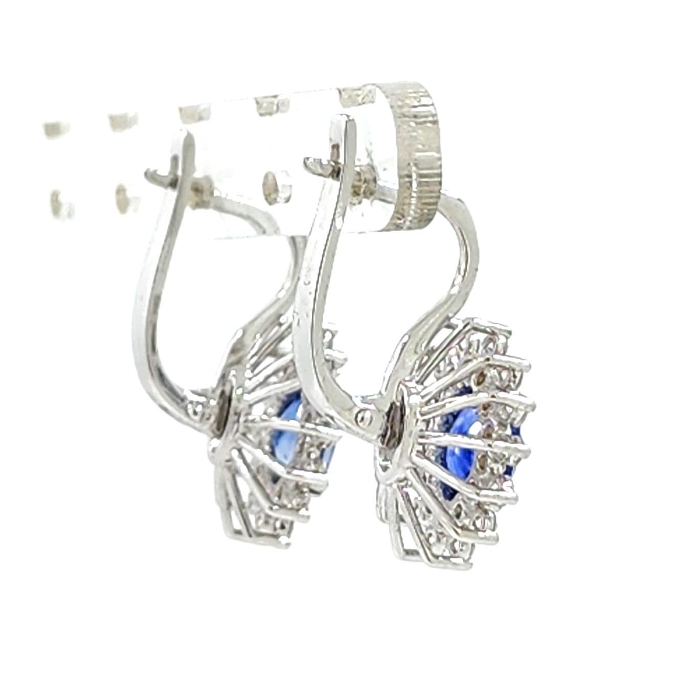 Contemporary Blue Sapphire Earrings in 18 Karat White Gold For Sale