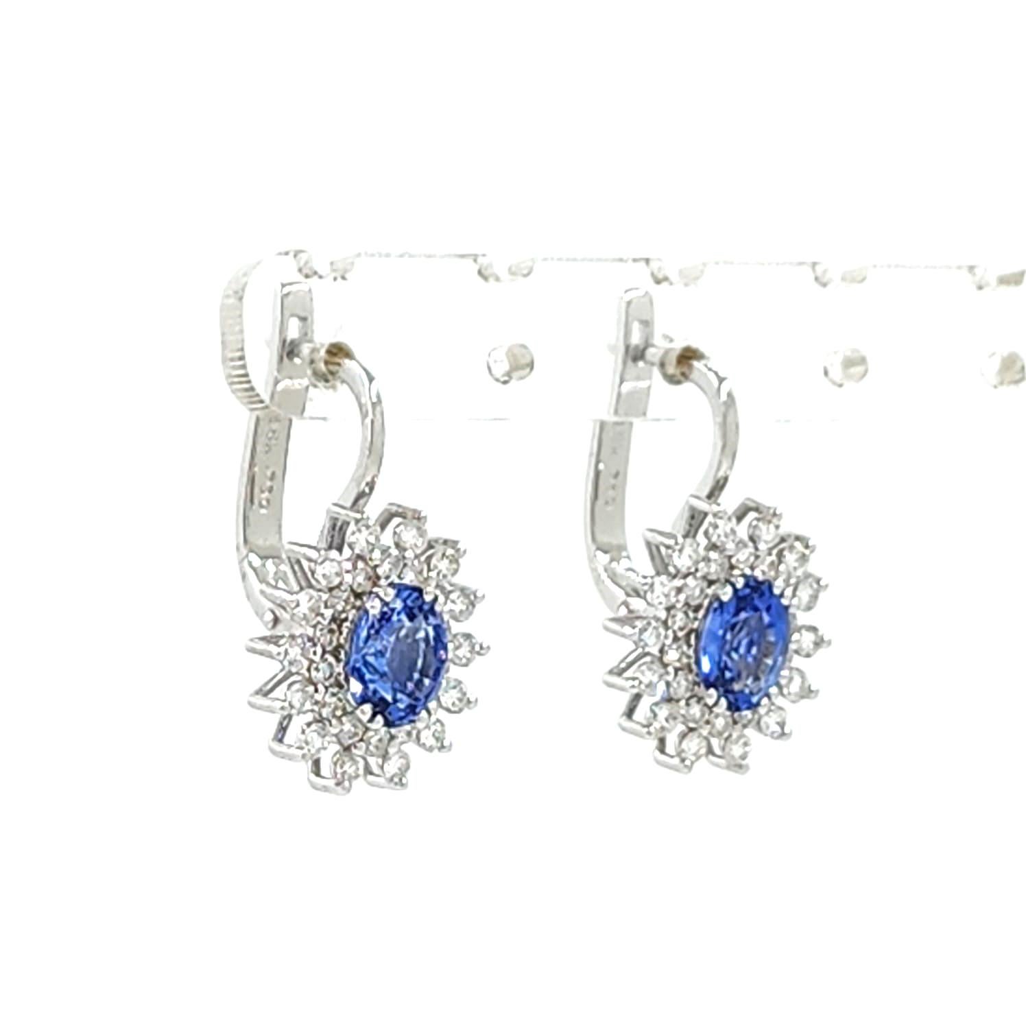 3.04Ct Blue Sapphire Earrings in 18 Karat White Gold In New Condition In Hong Kong, HK