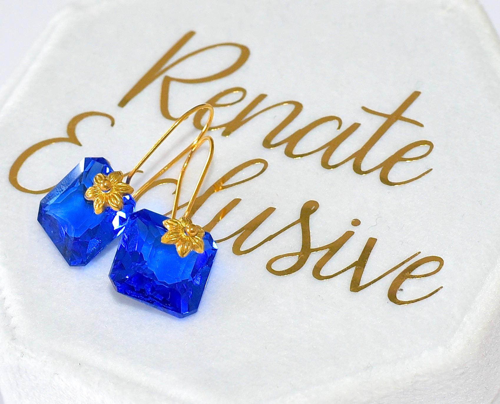 Blue Sapphire Earrings in 18K Solid Yellow Gold In New Condition In Astoria, NY