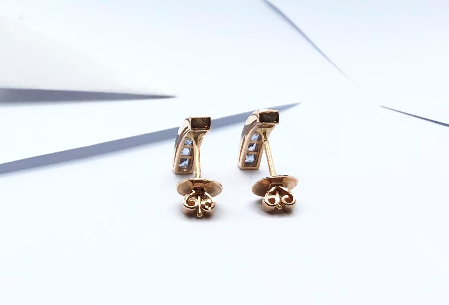 Contemporary Blue Sapphire Earrings Set in 18 Karat Rose Gold Settings For Sale