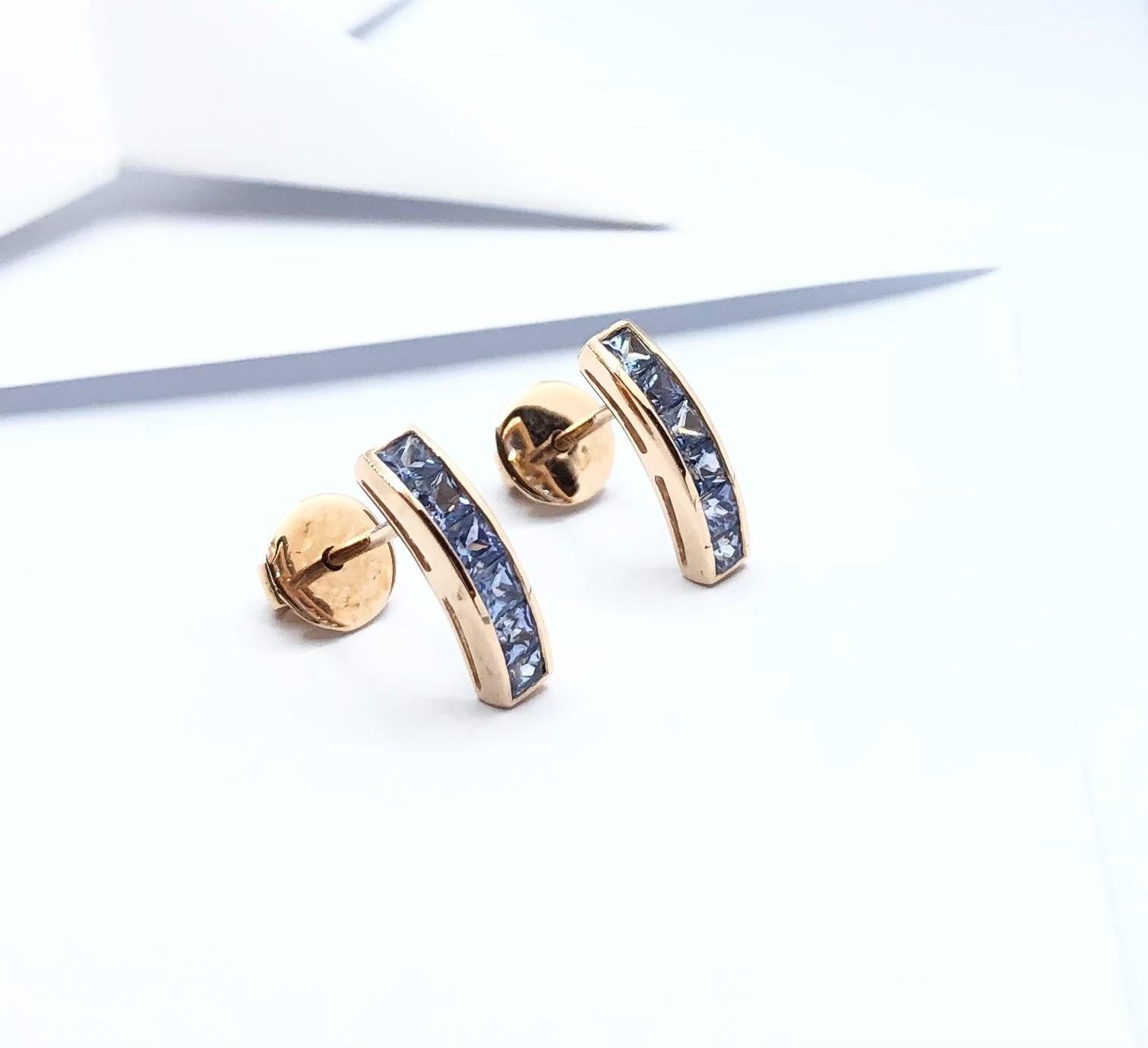 Blue Sapphire Earrings Set in 18 Karat Rose Gold Settings For Sale 3