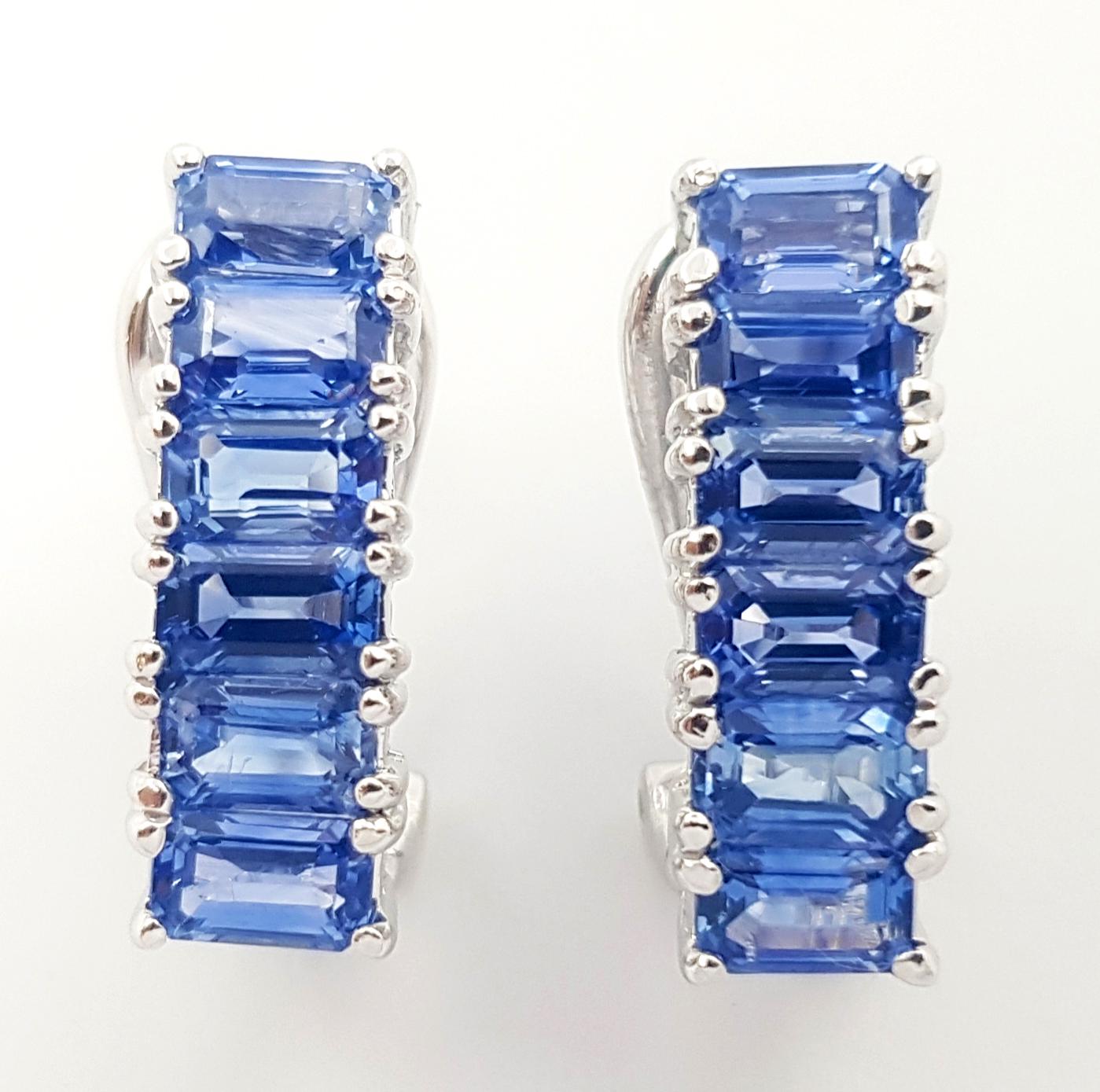 Contemporary Blue Sapphire Earrings set in 18K White Gold Settings For Sale