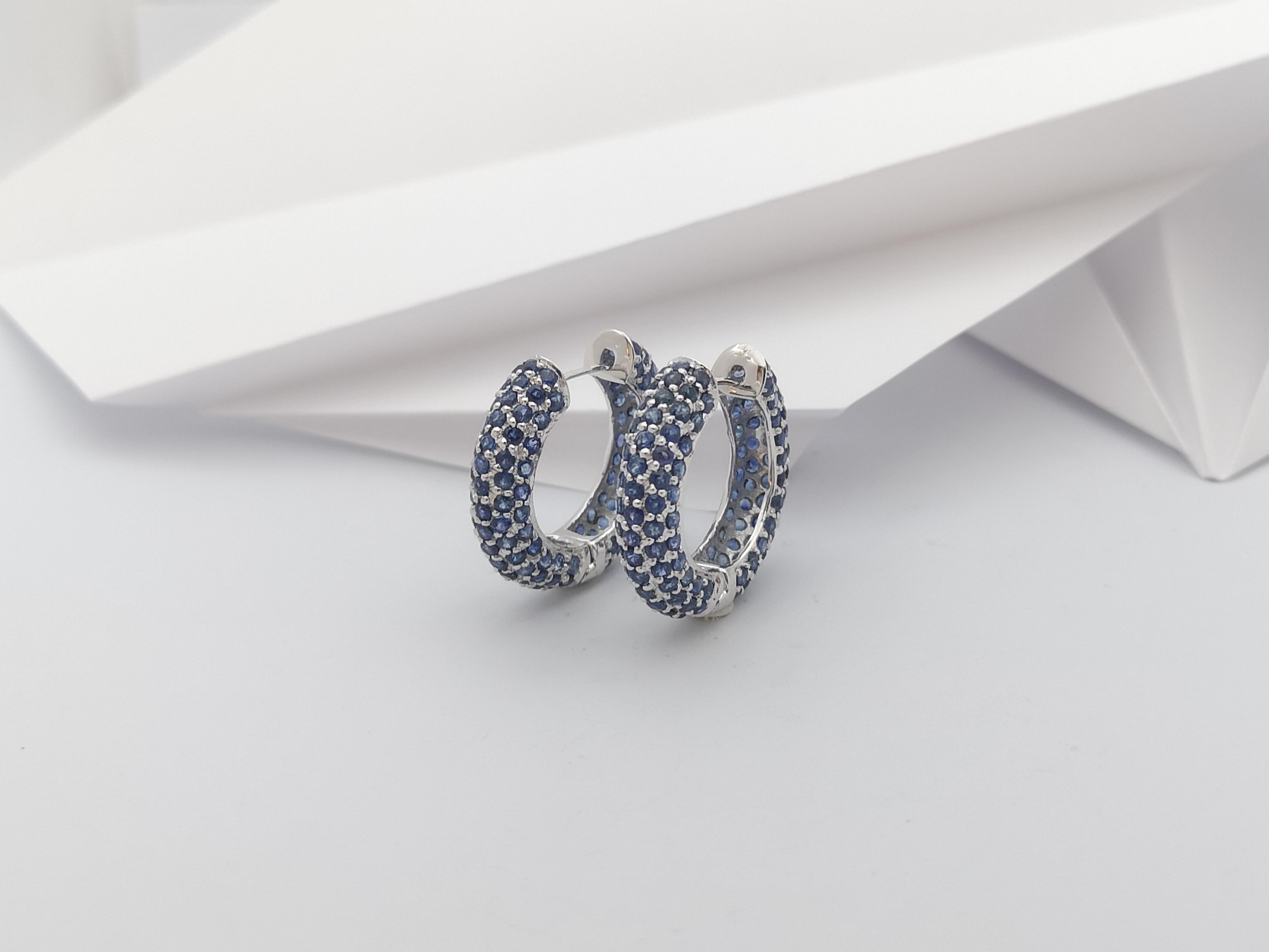 Blue Sapphire Earrings set in Silver Settings For Sale 3