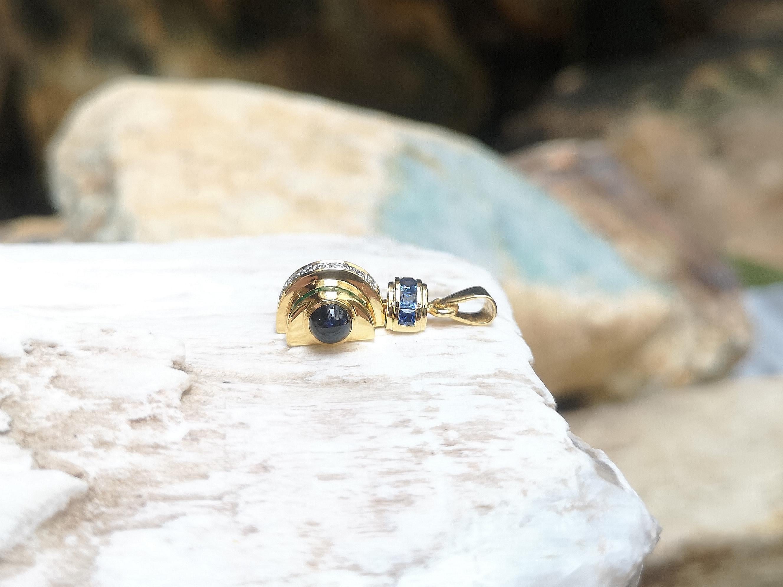 Blauer Saphir, Smaragd und Diamant-Anhänger aus 18 Karat Gold in Fassung im Zustand „Neu“ in Bangkok, TH