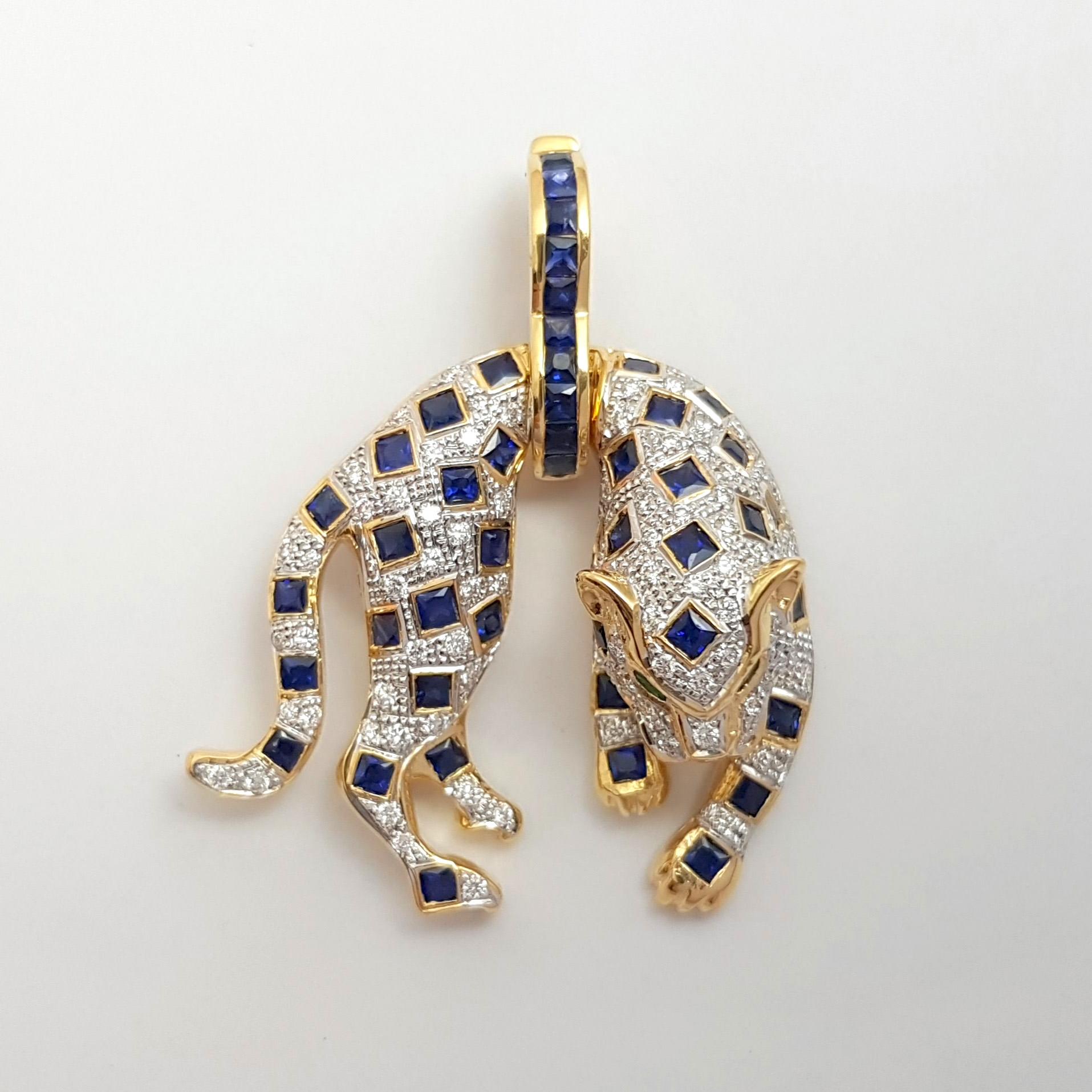Anhänger mit blauem Saphir, Smaragd und Diamant in 18 Karat Goldfassungen gefasst (Zeitgenössisch) im Angebot