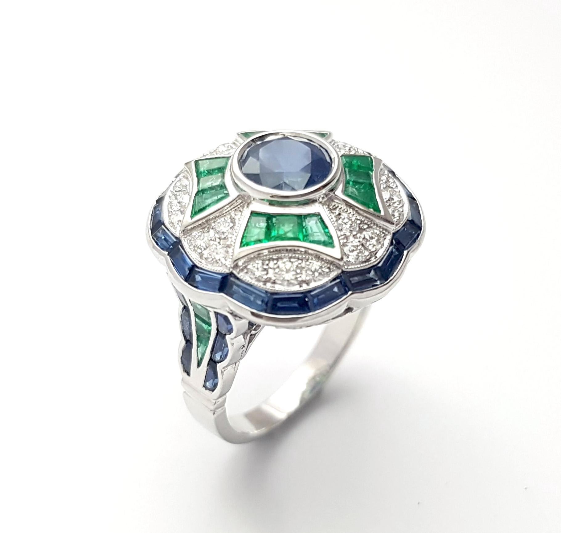Blue Sapphire, Emerald and Diamond Ring set in 18K White Gold Settings For Sale 4