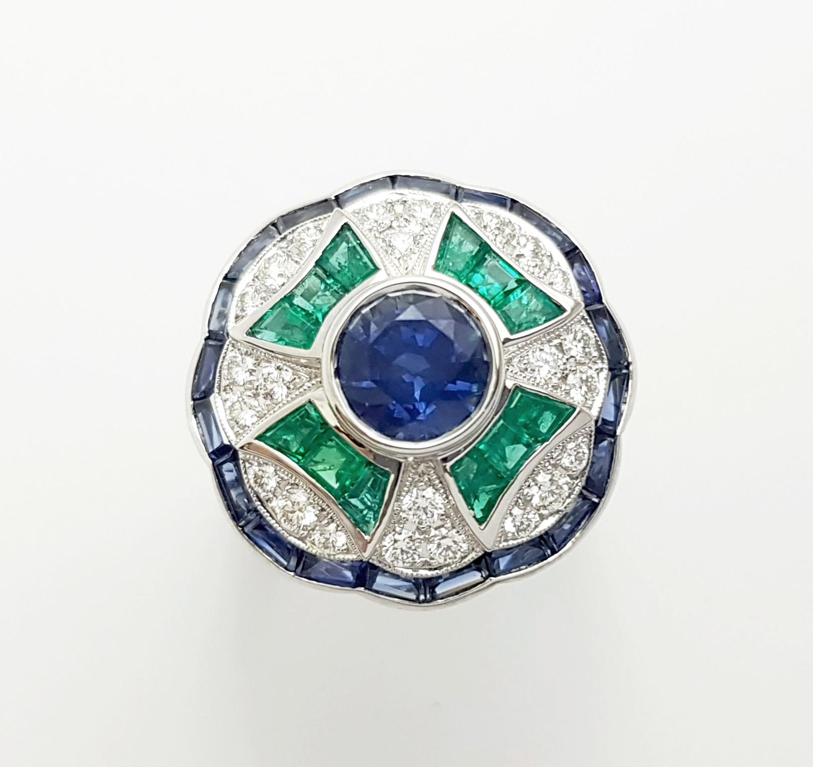 Blue Sapphire, Emerald and Diamond Ring set in 18K White Gold Settings For Sale 5