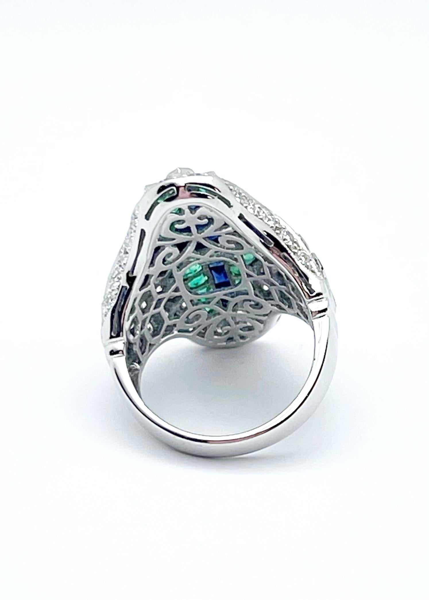 Ring mit blauem Saphir, Smaragd und Diamant in 18 Karat Weißgold Fassungen im Angebot 6