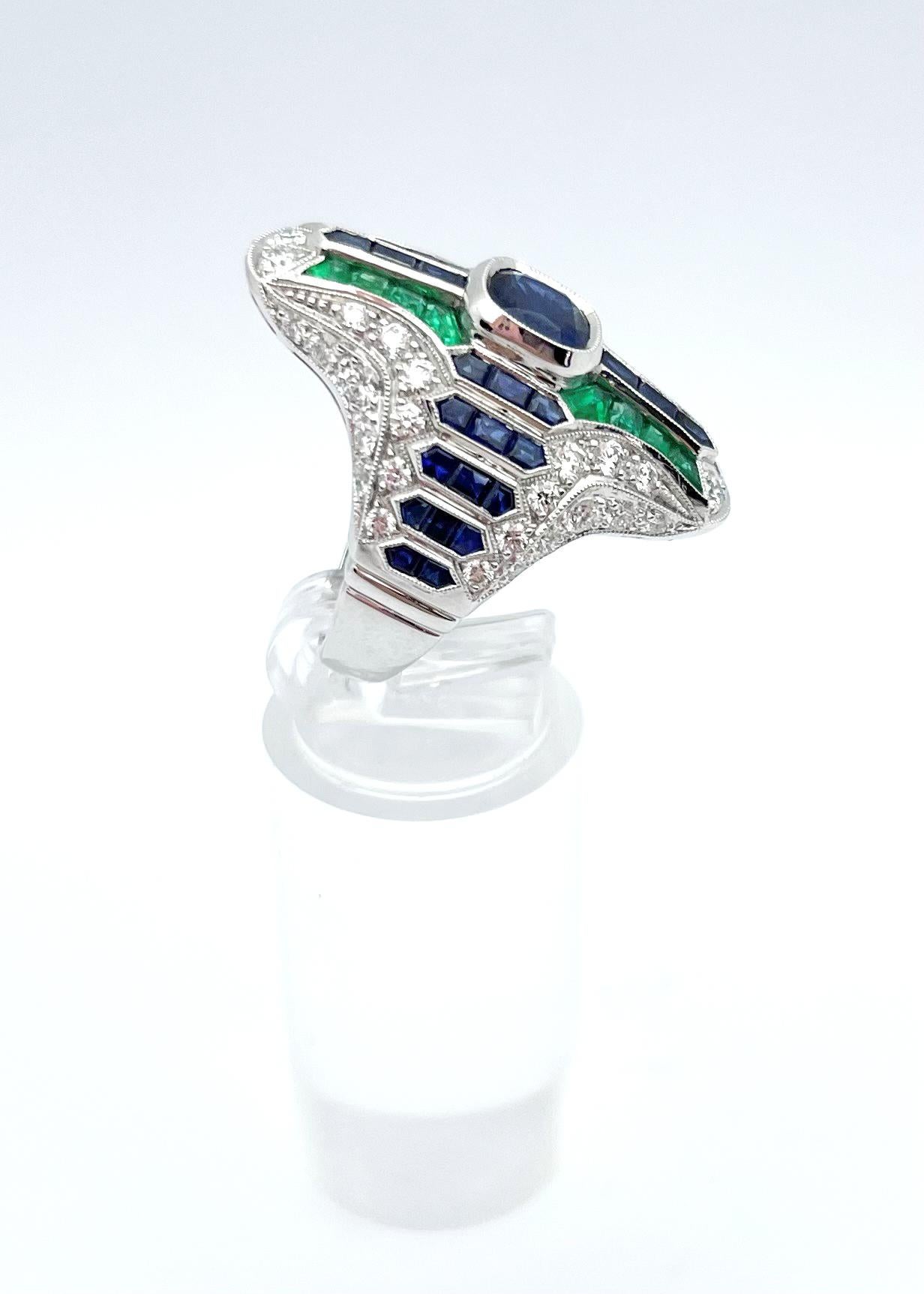 Ring mit blauem Saphir, Smaragd und Diamant in 18 Karat Weißgold Fassungen im Angebot 9