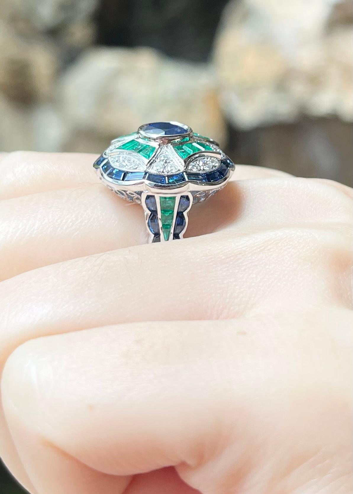 Blue Sapphire, Emerald and Diamond Ring set in 18K White Gold Settings For Sale 1