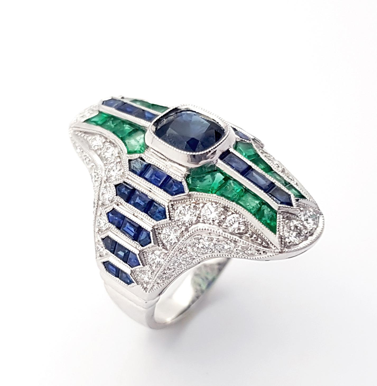 Ring mit blauem Saphir, Smaragd und Diamant in 18 Karat Weißgold Fassungen im Angebot 3