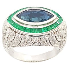 Ring mit blauem Saphir, Smaragd und Diamant in 18 Karat Weißgold Fassungen