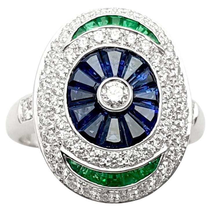 Ring mit blauem Saphir, Smaragd und Diamant in 18 Karat Weißgold Fassungen