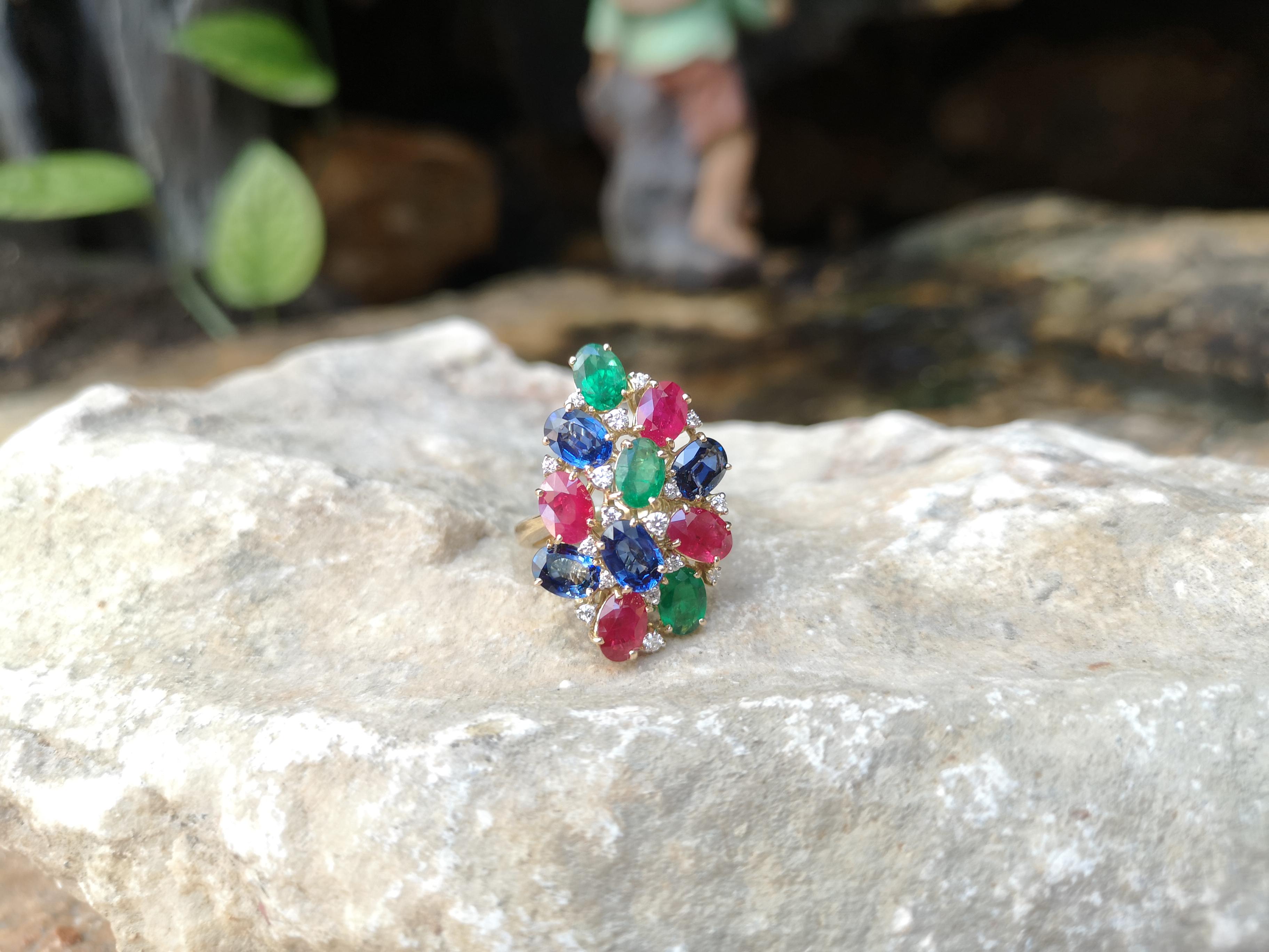 Contemporary Blue Sapphire, Emerald, Ruby and Diamond Ring Set in 18 Karat White Gold Setting For Sale