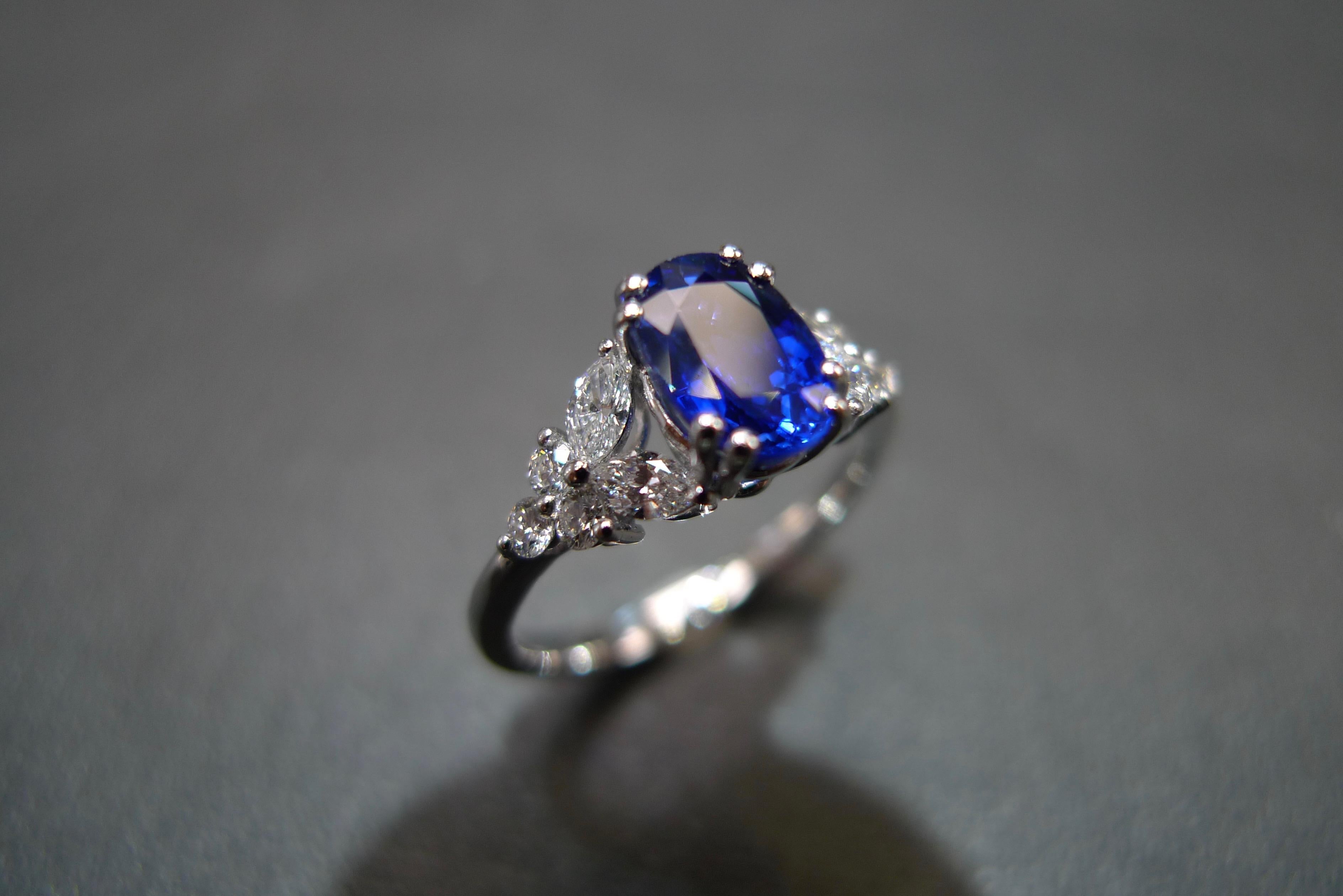 For Sale:  Blue Sapphire Engagement Ring with Marquise Cut Diamond in 18K White Gold 2