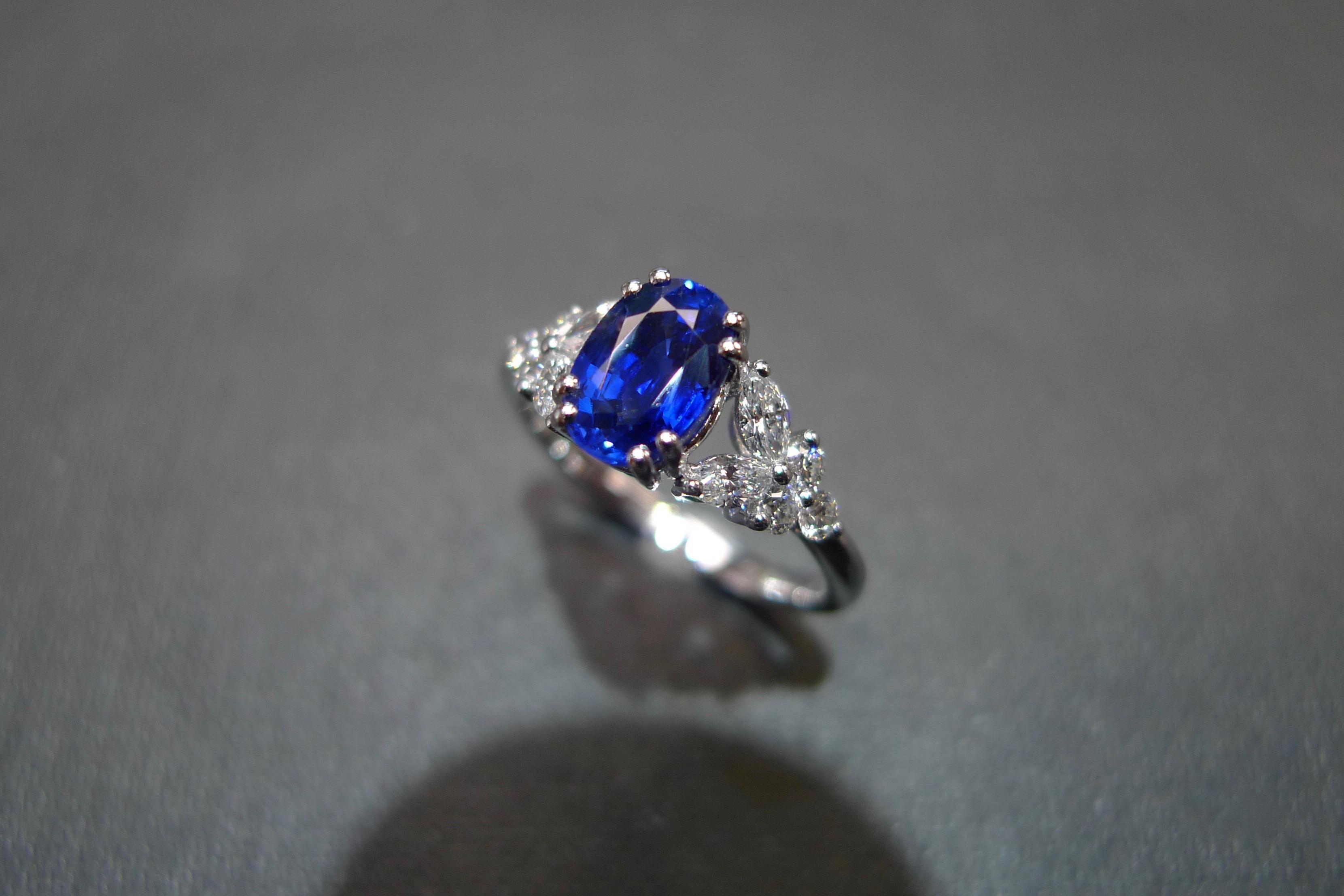 For Sale:  Blue Sapphire Engagement Ring with Marquise Cut Diamond in 18K White Gold 4