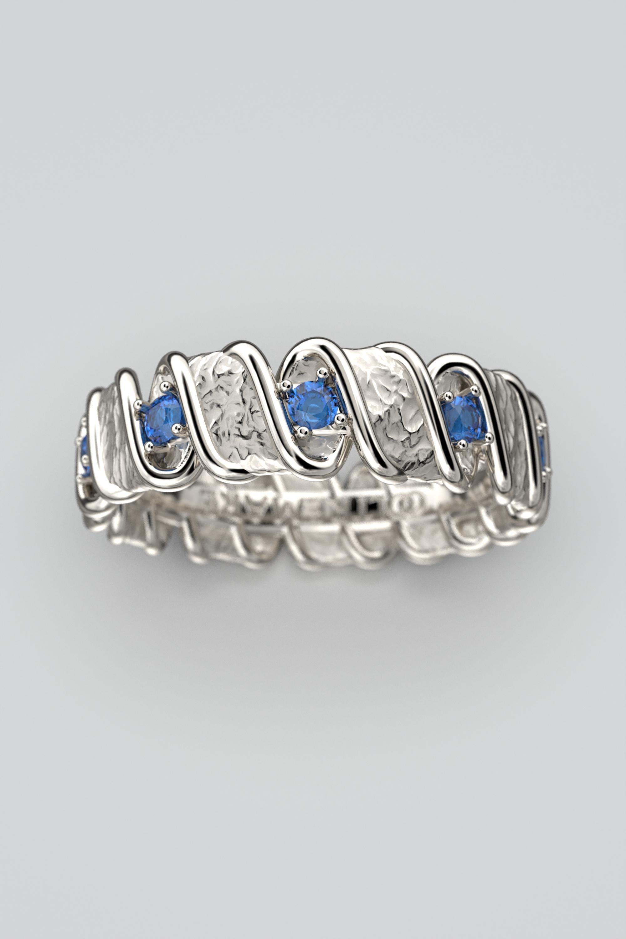 Im Angebot: Eternity-Ring aus 18 Karat Gold mit blauem Saphir, hergestellt in Italien von Oltremare Gioielli () 3