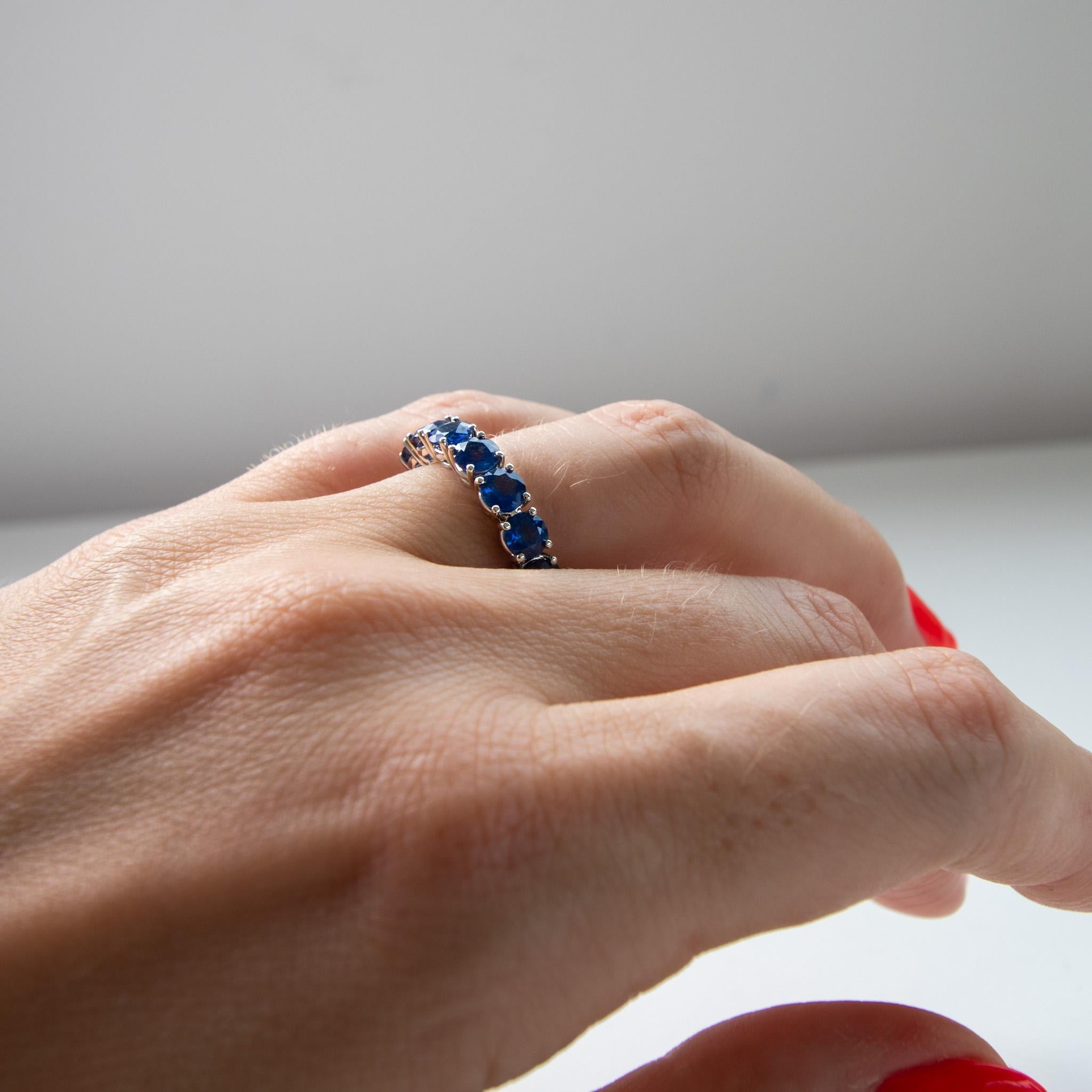 Blue Sapphire Eternity Ring 18K Yellow Gold In New Condition For Sale In Sai Kung District, HK