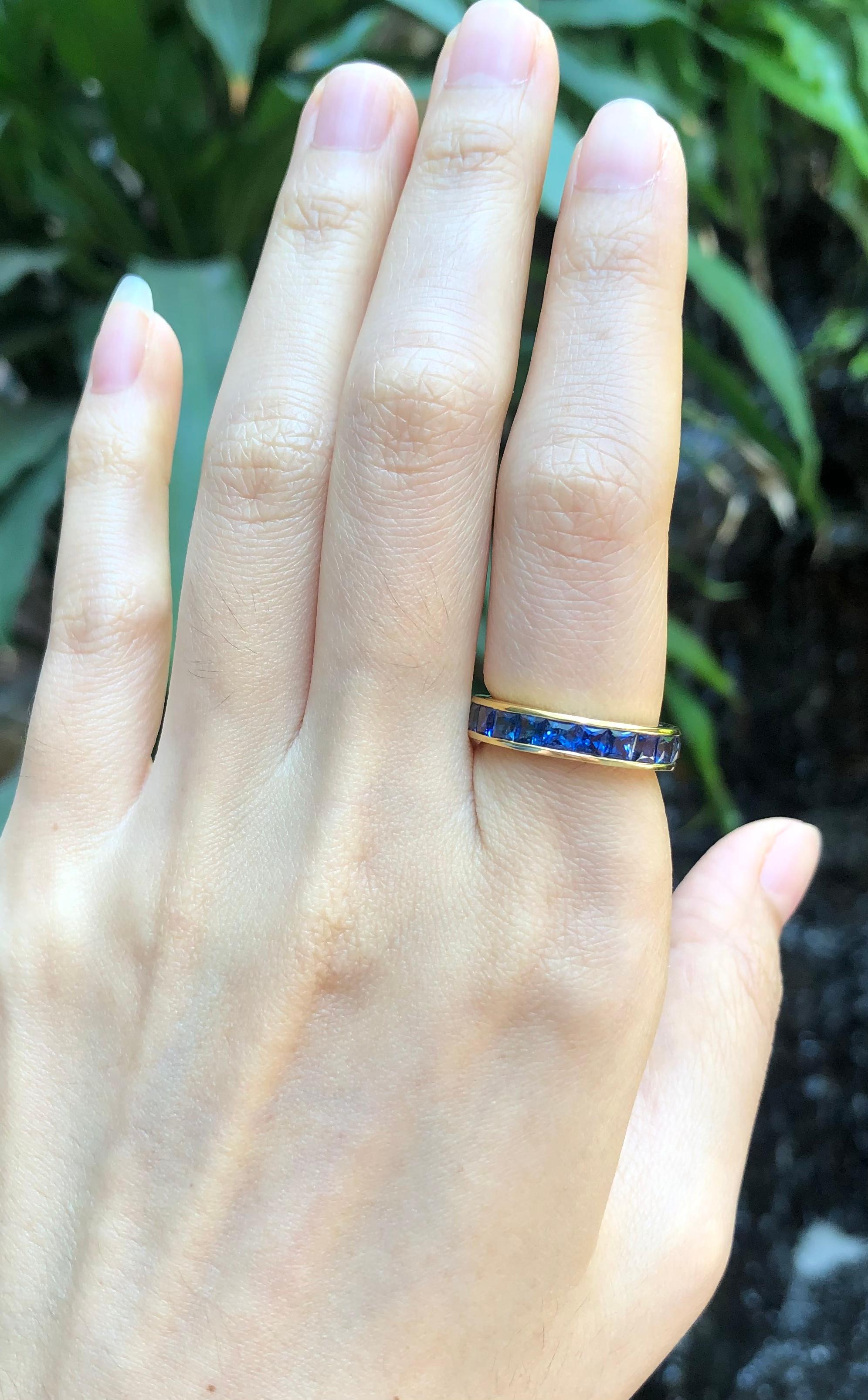 sapphire eternity ring yellow gold