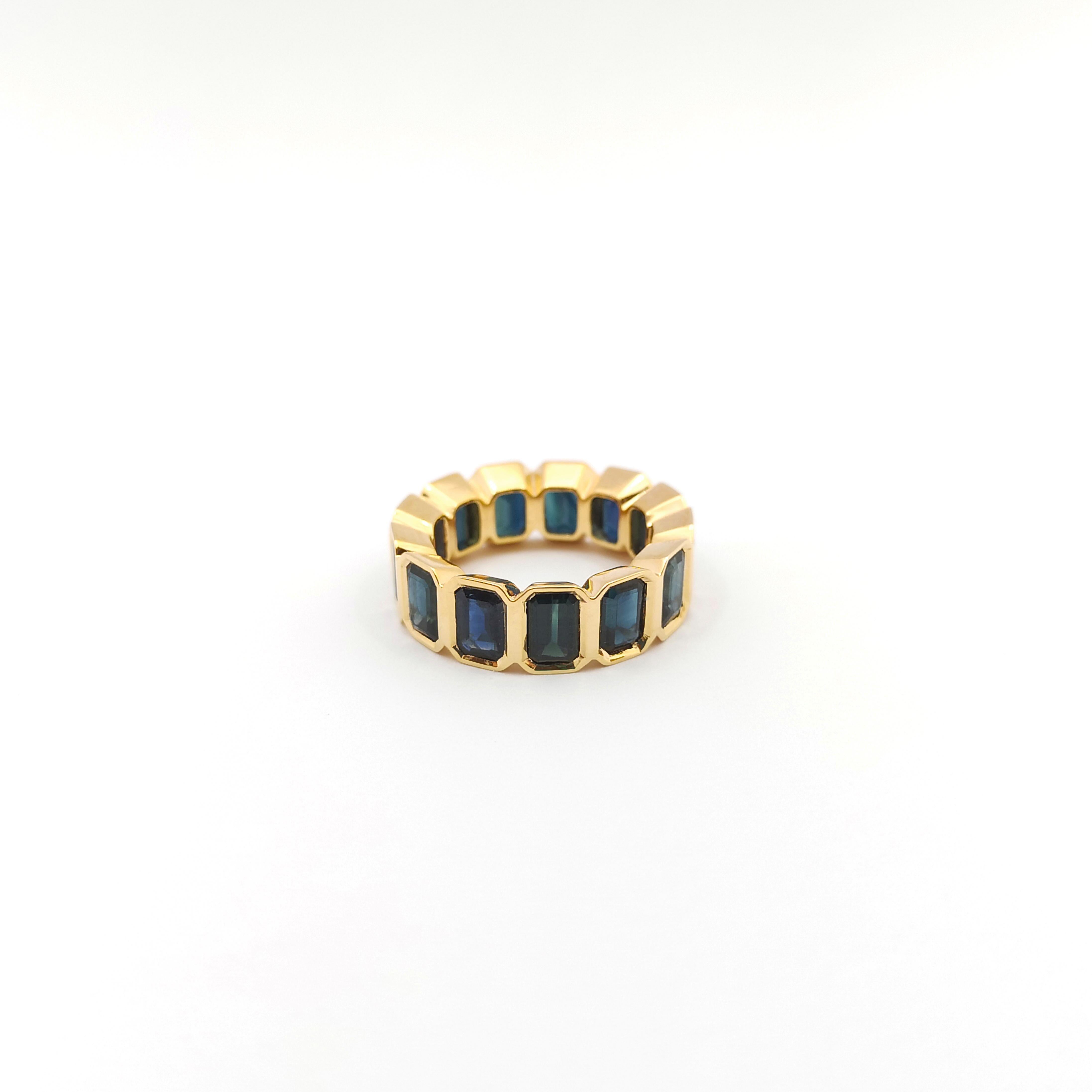 Eternity-Ring mit blauem Saphir in 18 Karat Goldfassungen im Angebot 2