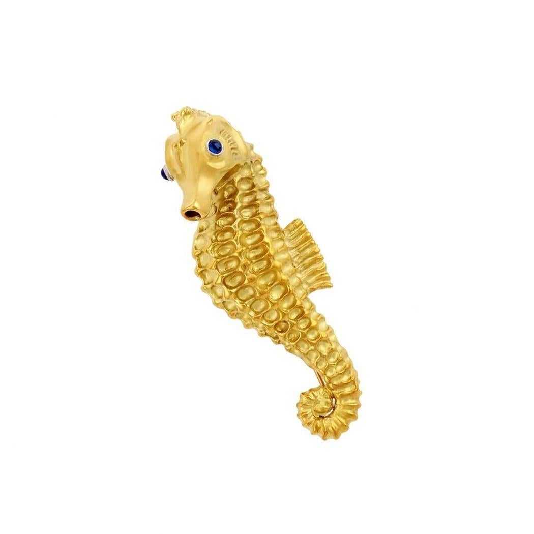 Contemporary Blue Sapphire Eyes 18k Yellow Gold SEAHORSE Brooch by John Landrum Bryant For Sale