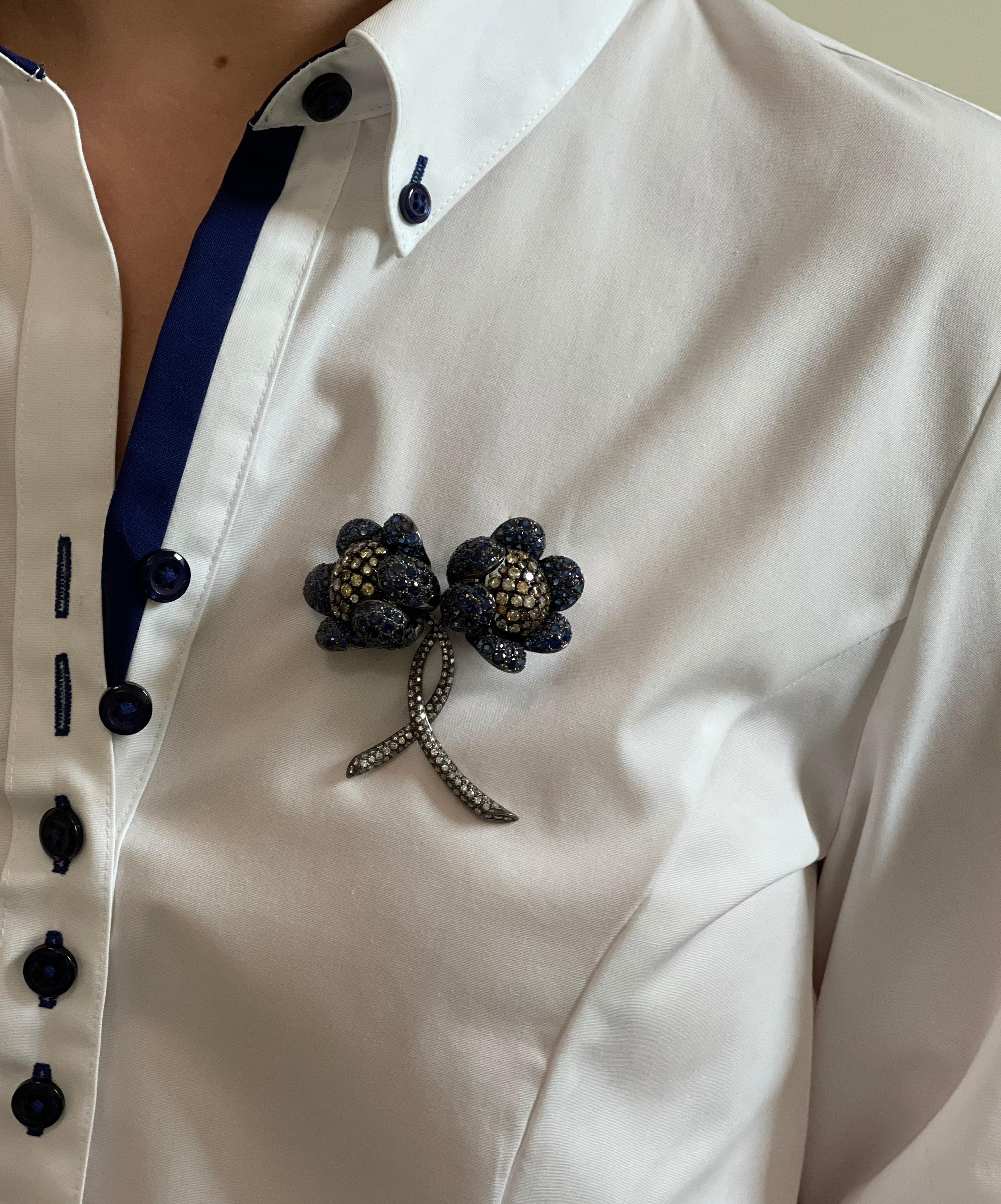 Women's Blue Sapphire Fancy Diamond Gold Flower Brooch Pin