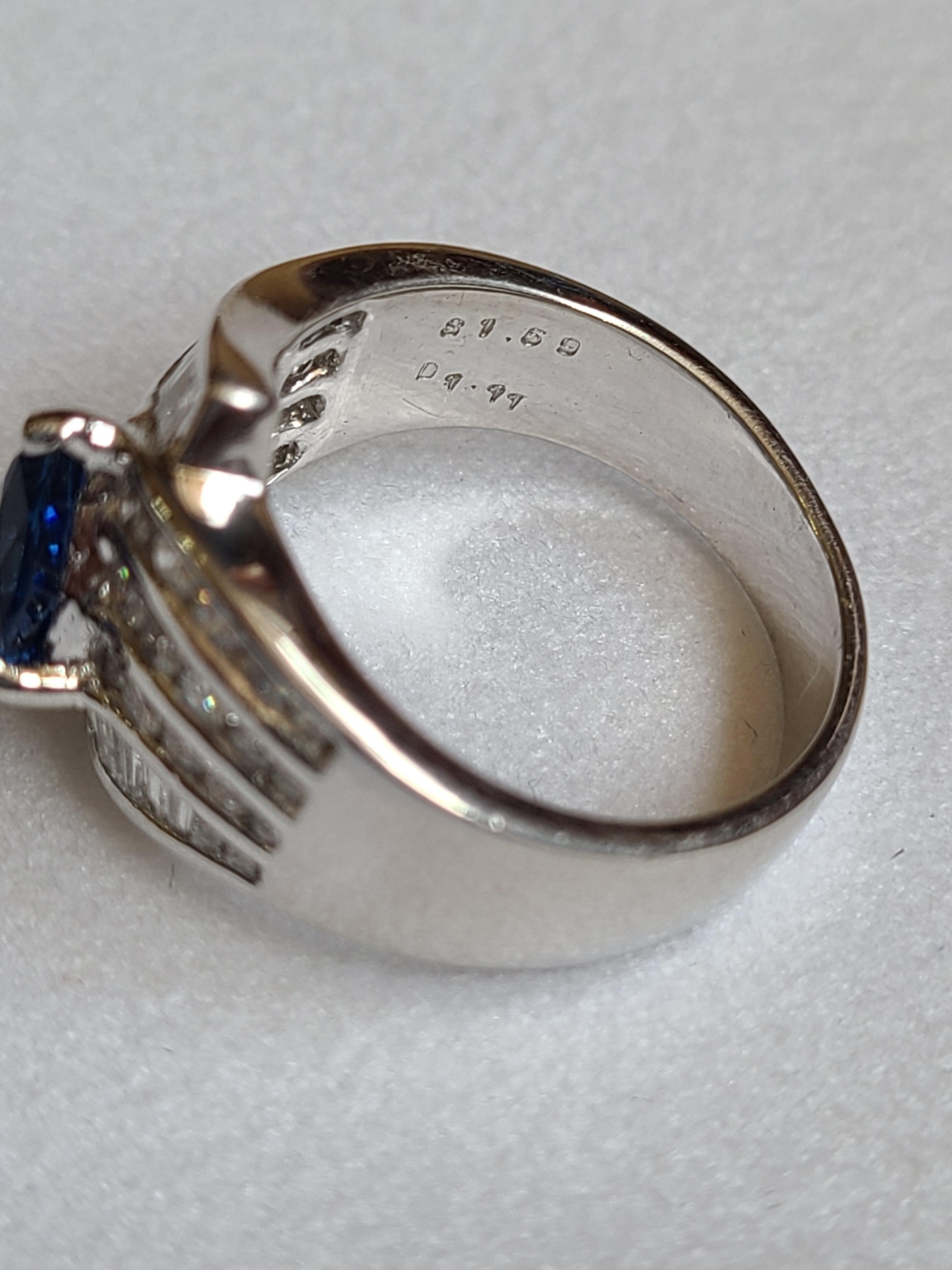 Blue Sapphire Fancy Shape Ring Set in Platinum with Diamonds In New Condition For Sale In Hong Kong, HK