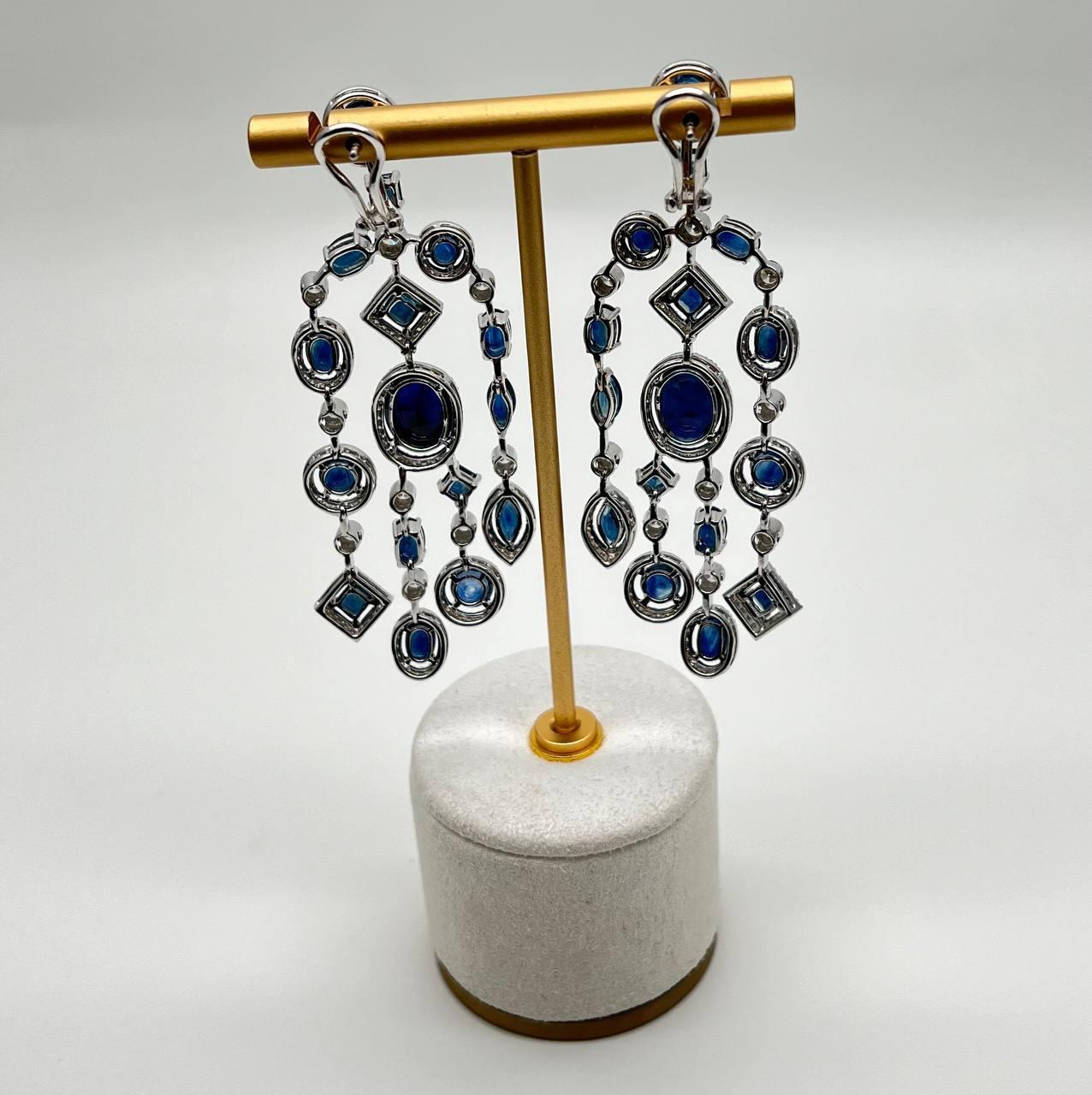 Orecchini a goccia in oro bianco 18 carati con diamante bianco e zaffiro blu a forma di fantasia In condizioni Nuovo in vendita a Oakton, VA