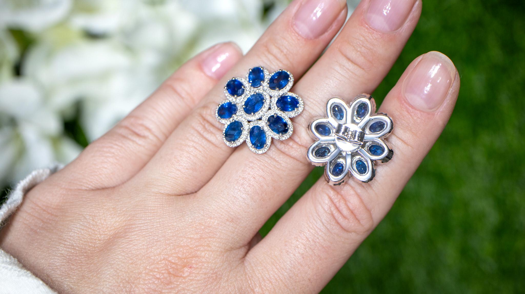 Women's Blue Sapphire Flower Earrings With Diamonds 11 Carats 18K Gold For Sale