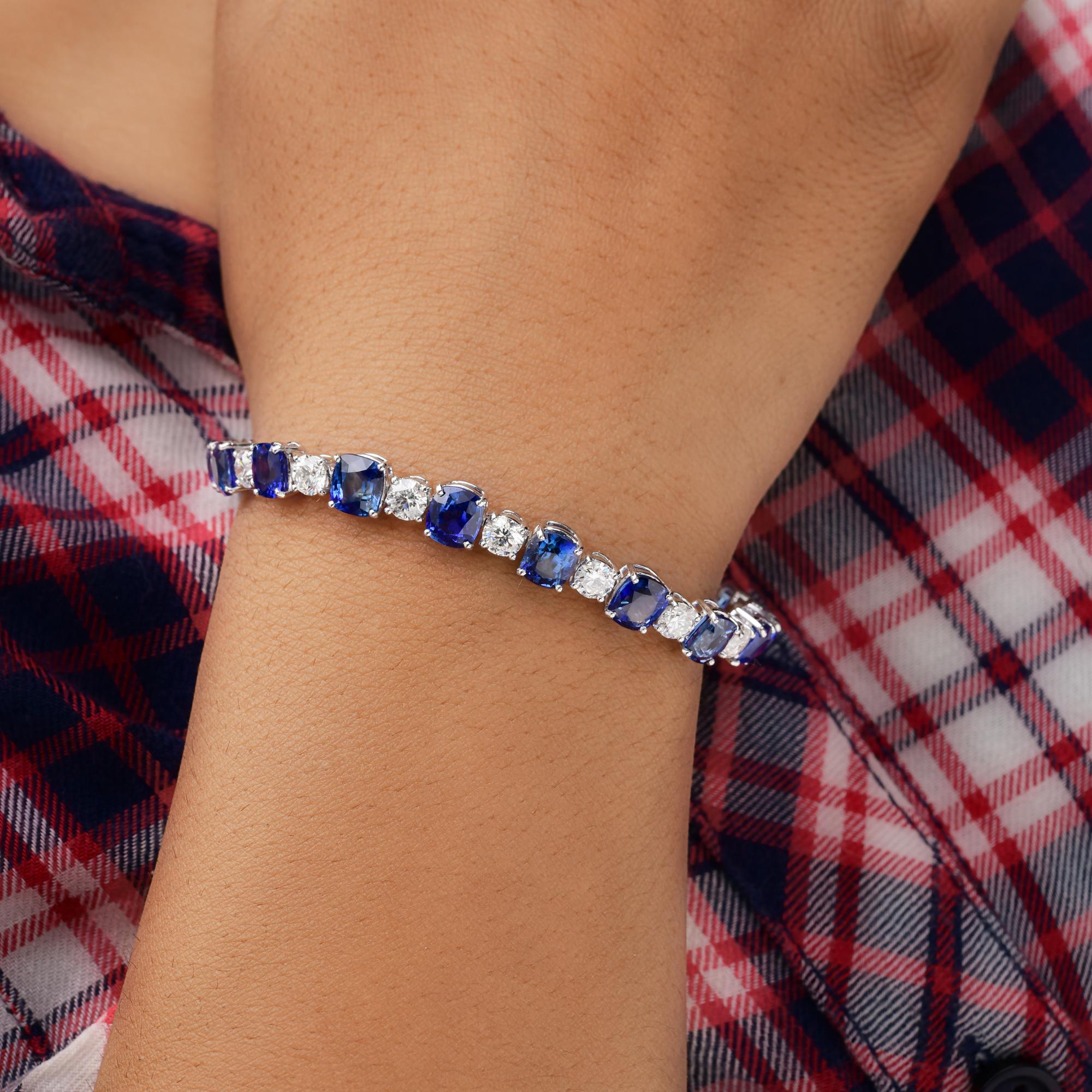19.58 Carat Blue Sapphire Bracelet 4.71 Carat SI/H Diamond 18 Karat White Gold For Sale 2