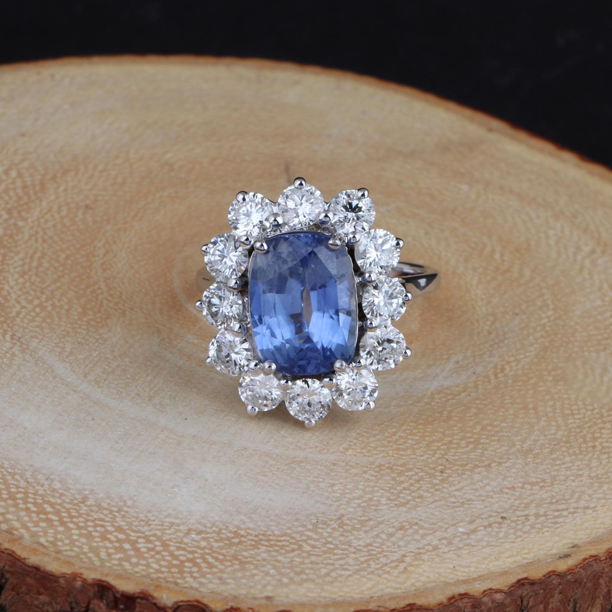 For Sale:  Blue Sapphire Gemstone Cocktail Ring Diamond 18 Kt White Gold Handmade Jewelry 4