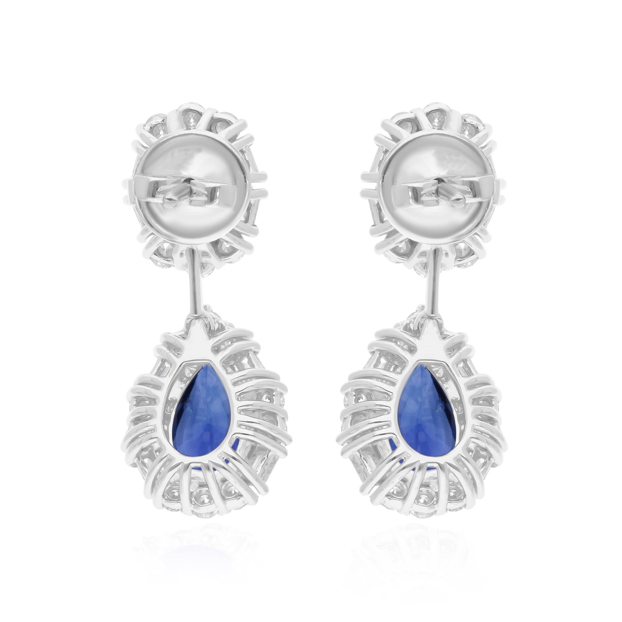 Fundidos en oro de 14 quilates, estos exquisitos pendientes llevan una gema de zafiro azul de 6,82 quilates y 1,25 quilates de brillantes diamantes.

SIGUE LA TIENDA DE SPECTRUM JEWELS para ver la última colección y piezas exclusivas. Spectrum
