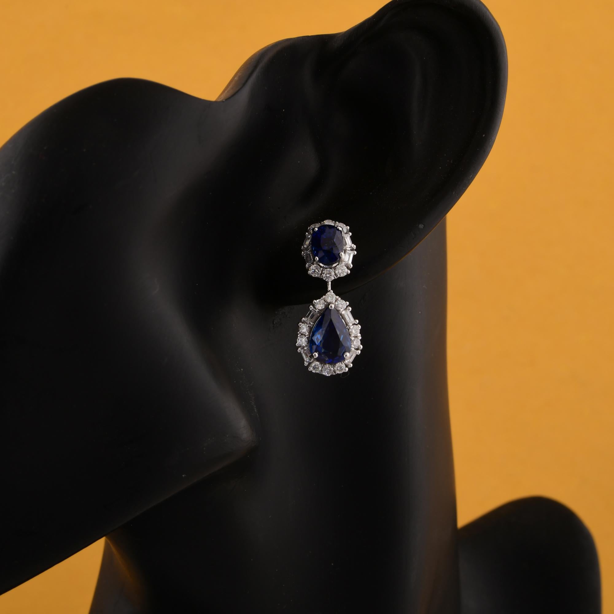 Moderno Orecchini pendenti con pietra preziosa zaffiro blu Diamante Oro bianco 18 carati Gioielli di pregio in vendita