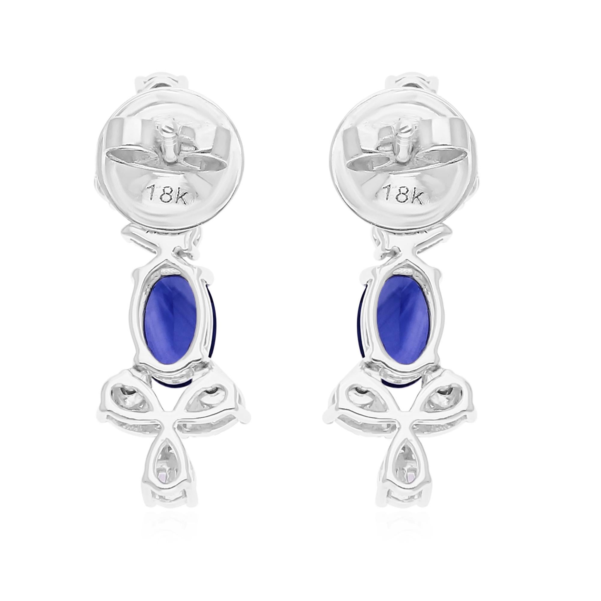 Moderno Orecchini pendenti con pietra preziosa zaffiro blu SI/H Baguette Diamond Oro bianco 14 carati in vendita
