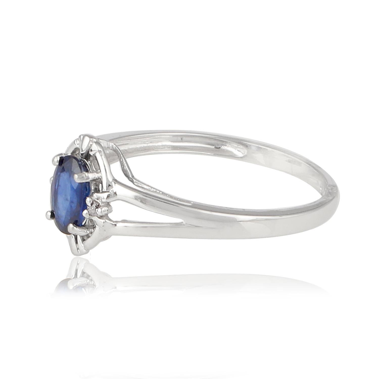 For Sale:  Natural Blue Sapphire Gemstone Ring Diamond Pave 9 Karat White Gold Fine Jewelry 2