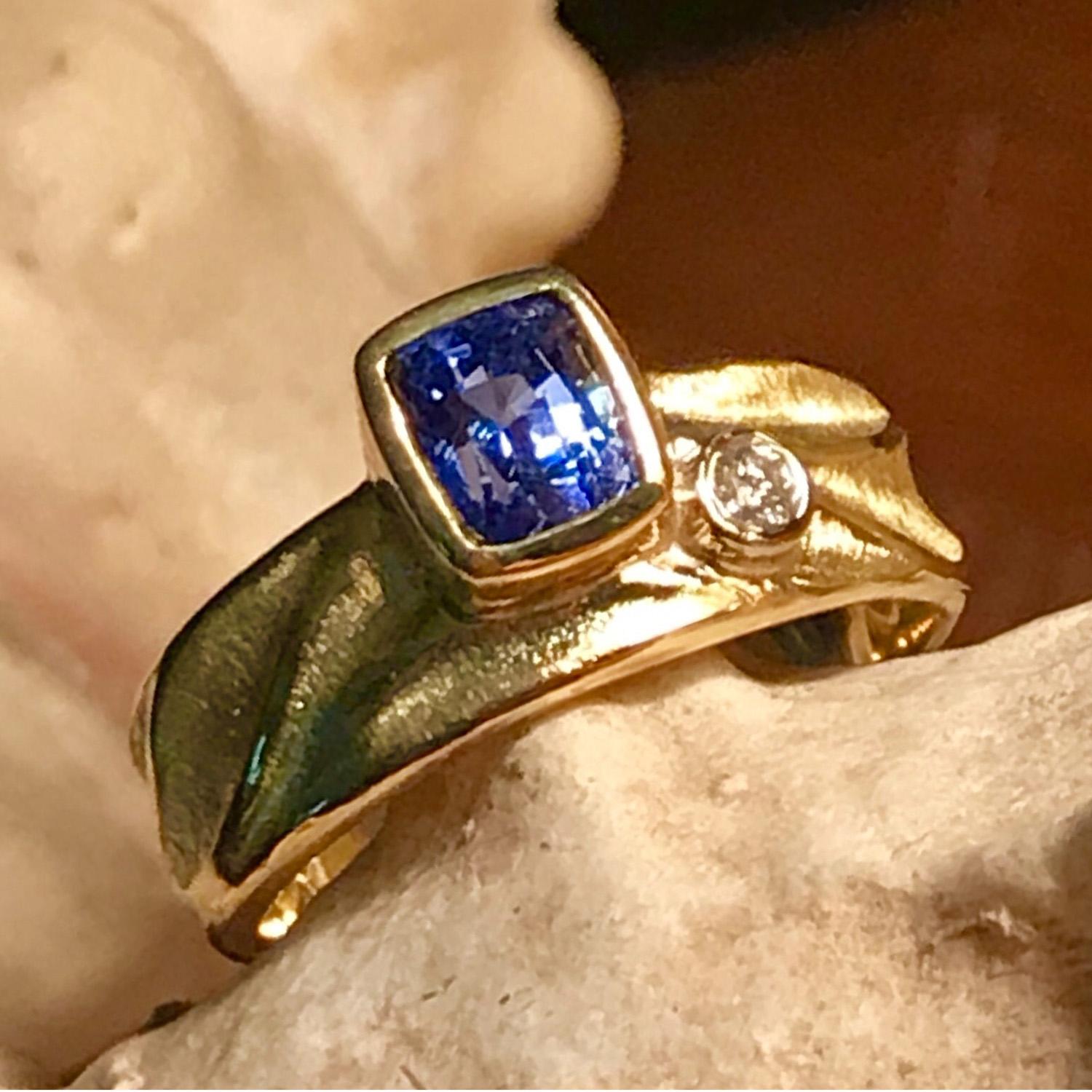 Contemporary Blue Sapphire Geo Ring in 18 Karat Yellow and Palladium White Gold Side Diamond