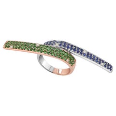 Anello in oro rosa e bianco 18 carati con zaffiro blu, granato verde e fantasia di diamanti