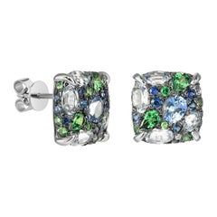 Orecchini a tre pietre in oro bianco con zaffiro blu e tsavorite verde e diamante bianco