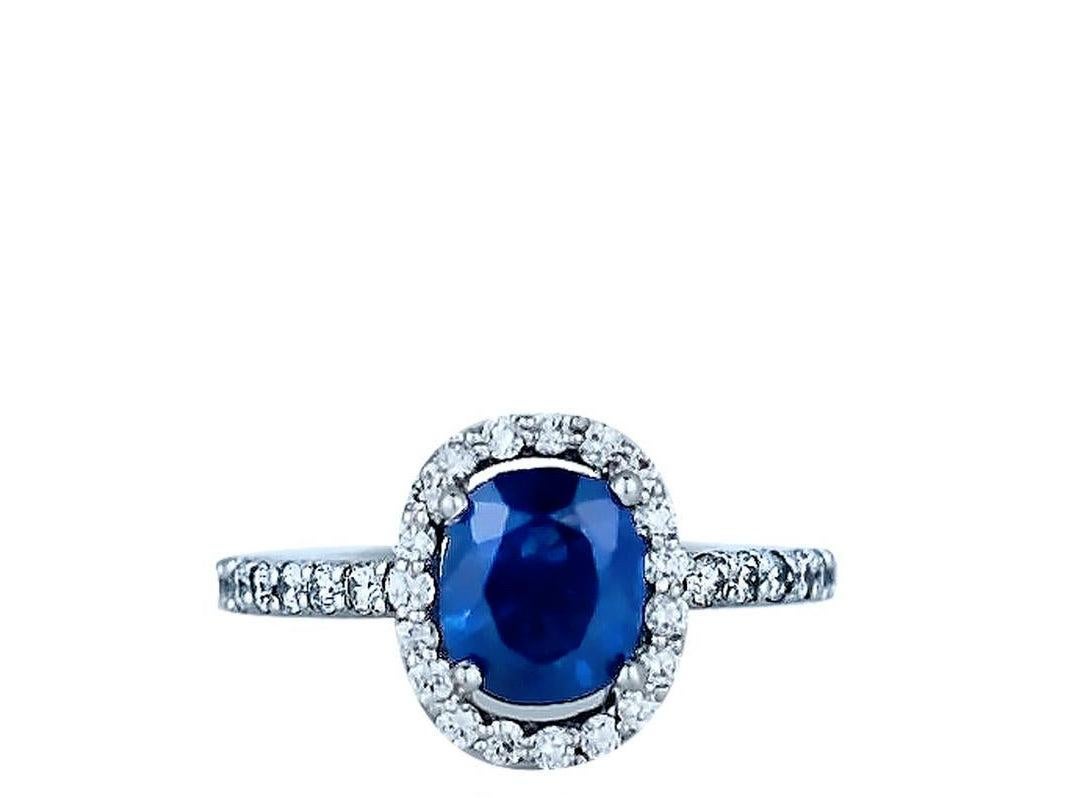 Blauer blauer Saphir Halo und Diamant Solitär Ring, insgesamt 1,82 Karat