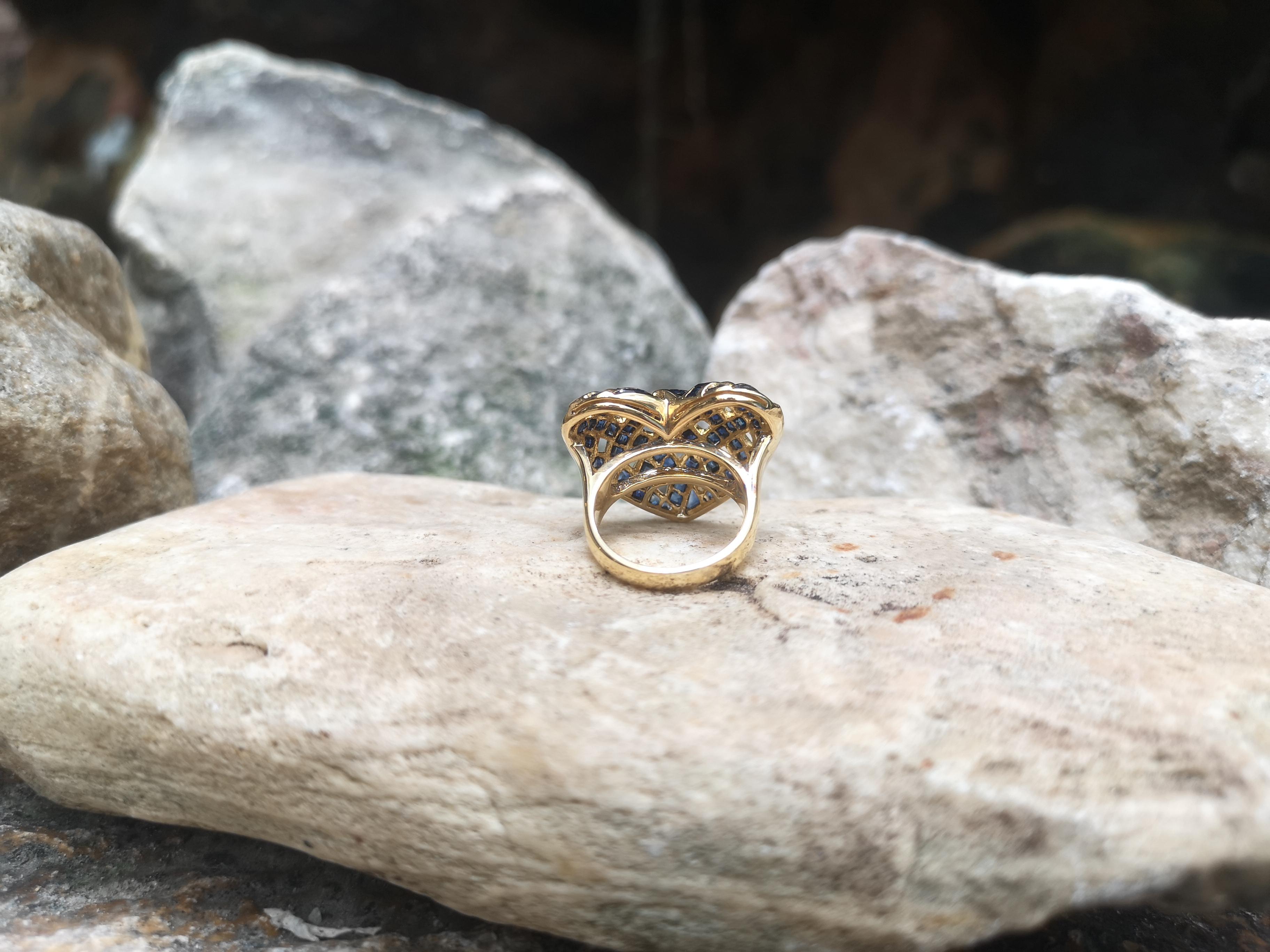 Women's Blue Sapphire Heart Ring Set in 18 Karat Gold Settings For Sale
