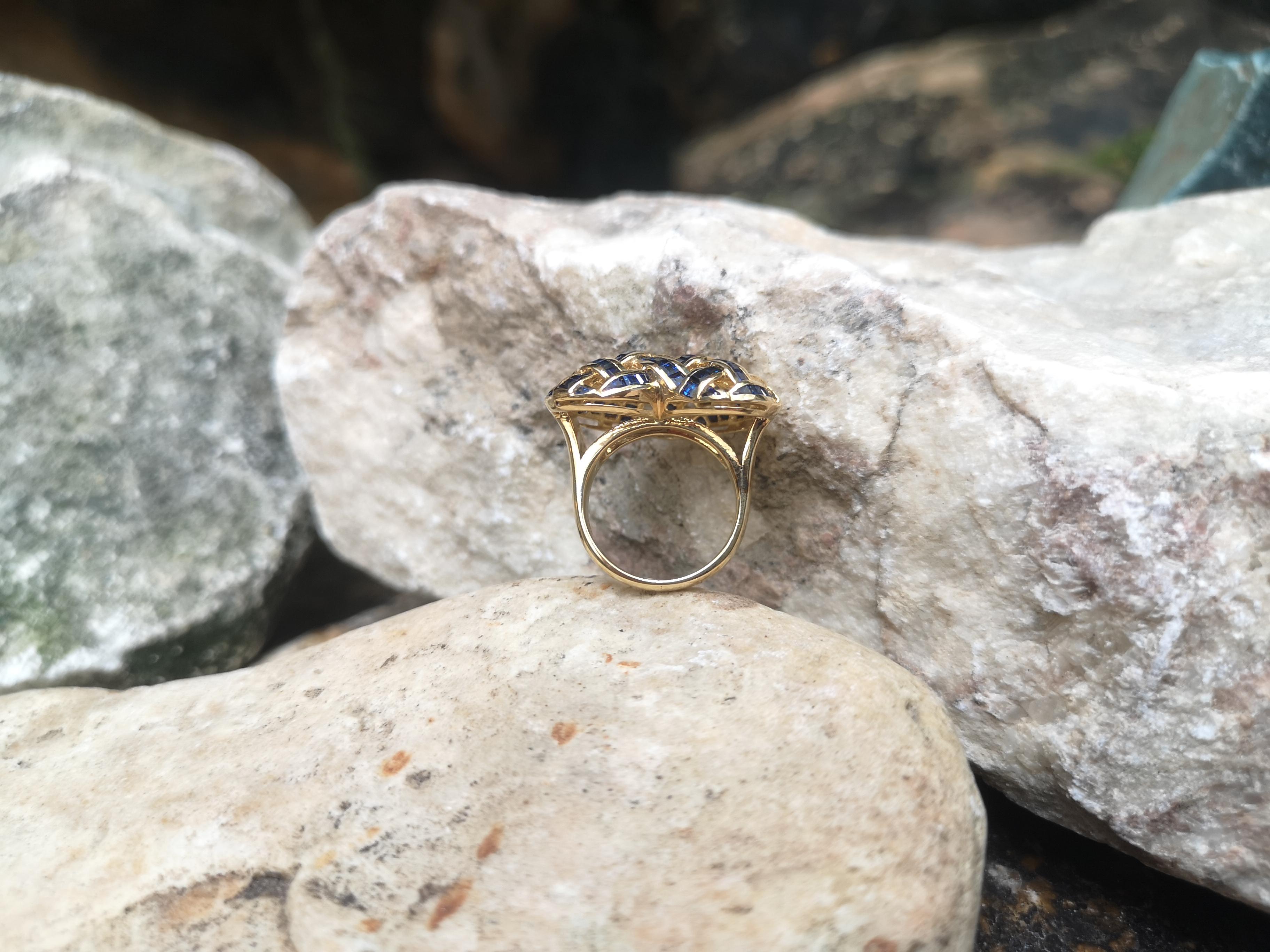 Blue Sapphire Heart Ring Set in 18 Karat Gold Settings For Sale 1