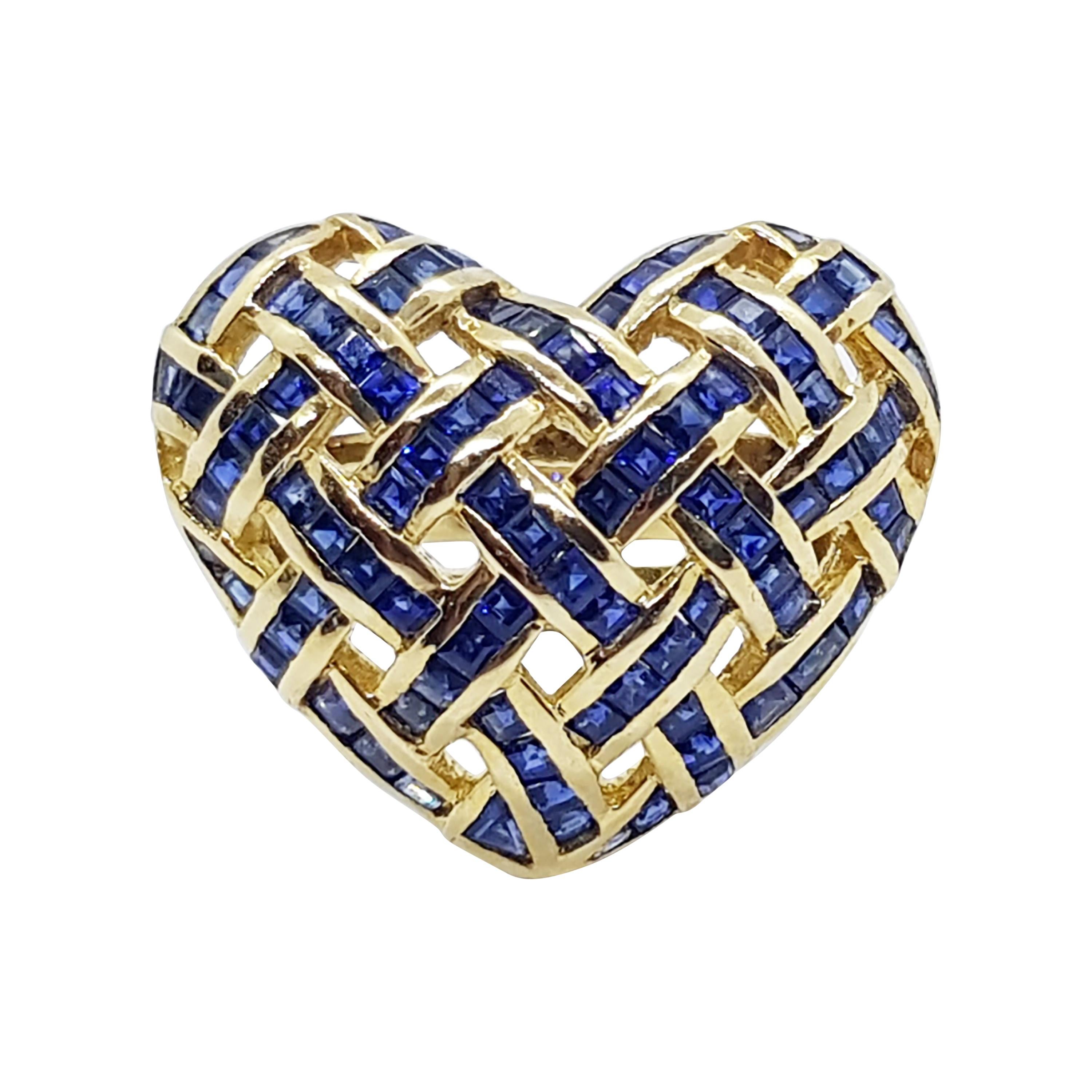 Blue Sapphire Heart Ring Set in 18 Karat Gold Settings For Sale