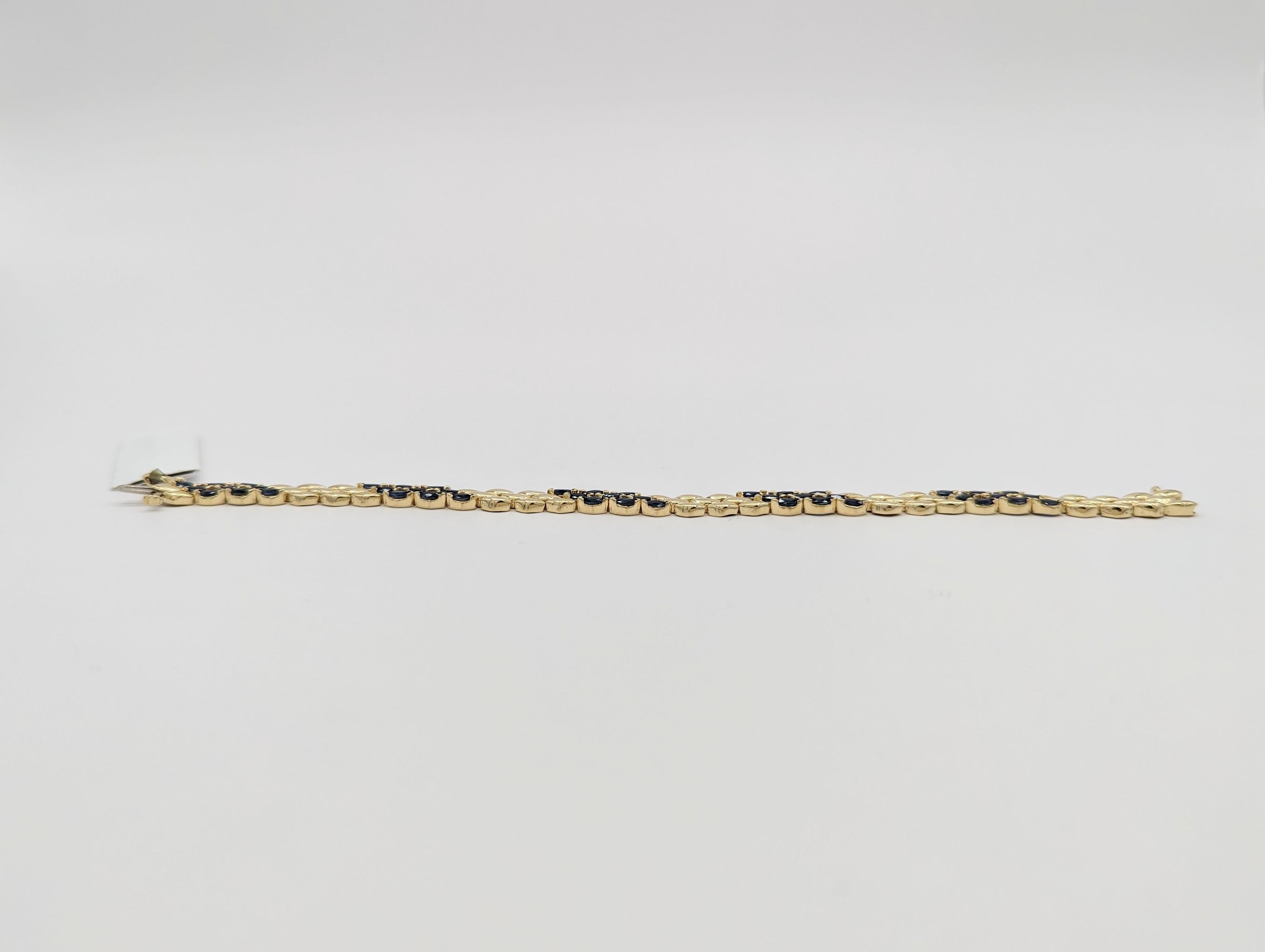 Women's or Men's Blue Sapphire Link Bracelet in 14K Yellow Gold For Sale