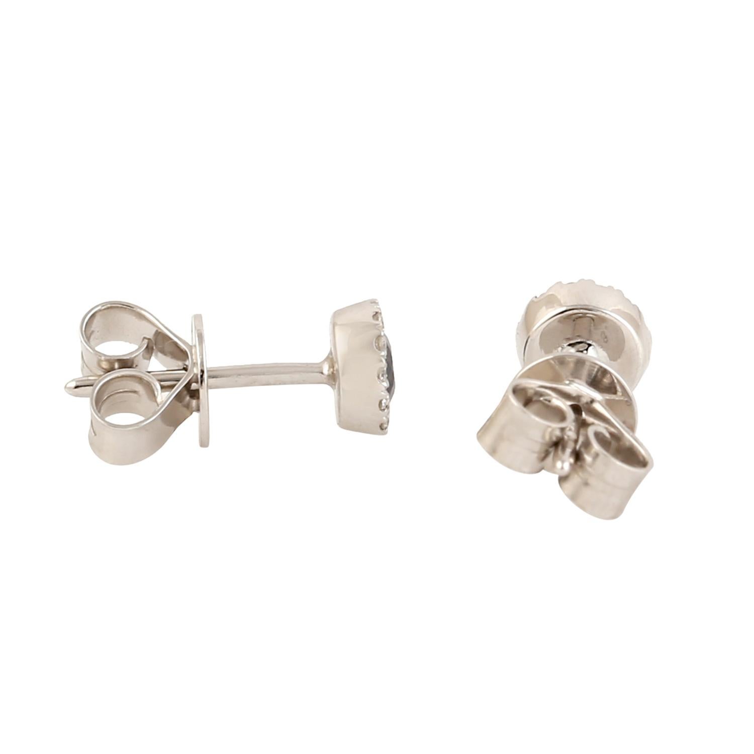 Blue Sapphire Minimal Stud Earrings With Diamonds Made In 18k White Gold In New Condition For Sale In New York, NY