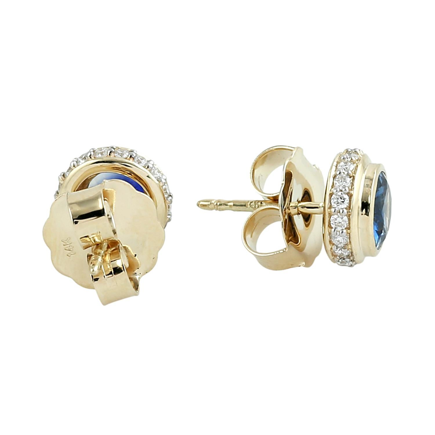 Taglio misto Blue Sapphire Minimal Studs WIth Diamonds In 14k yellow Gold in vendita