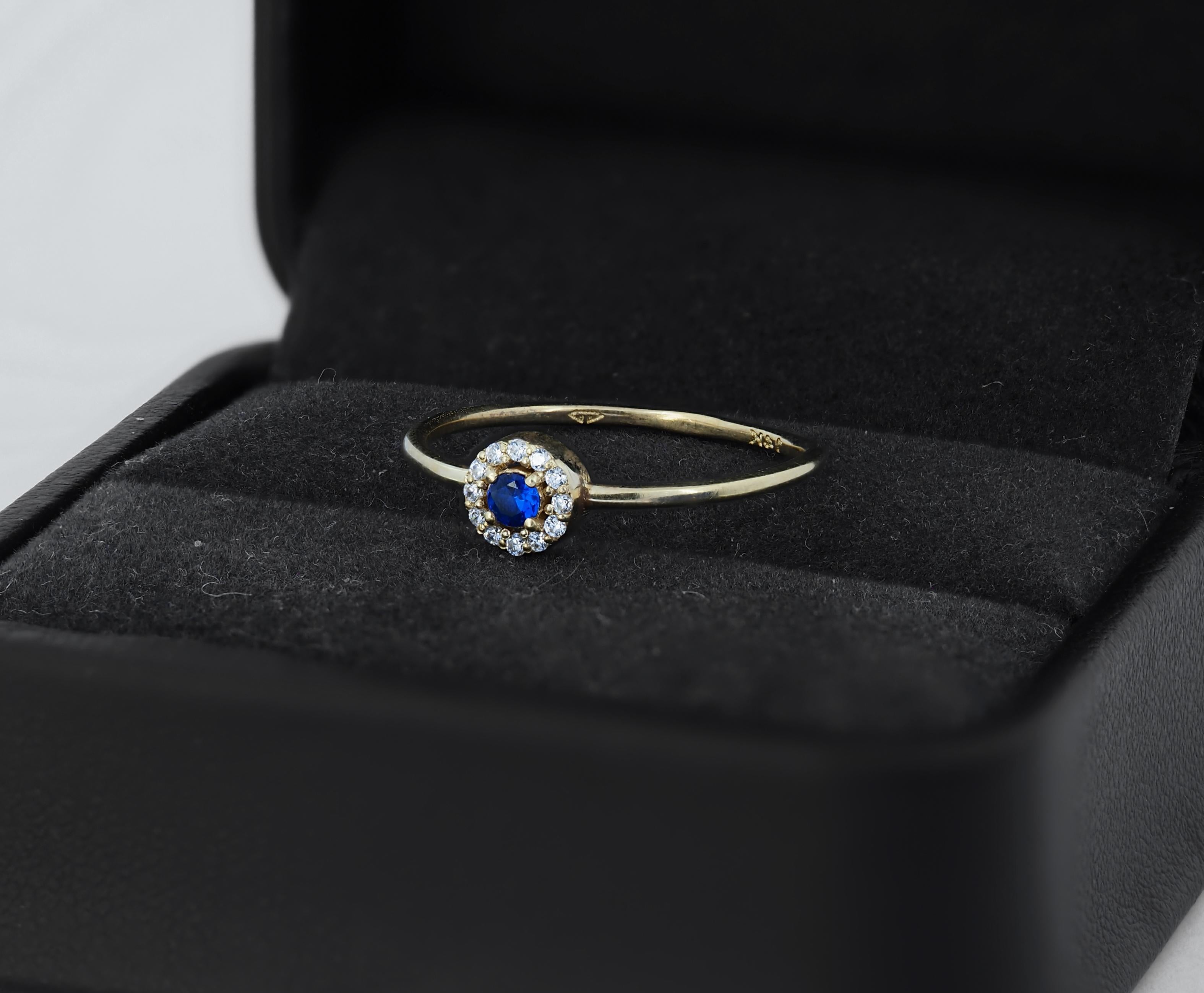 in vendita:  Anello con zaffiro blu e moissaniti con alone in oro 14k 2