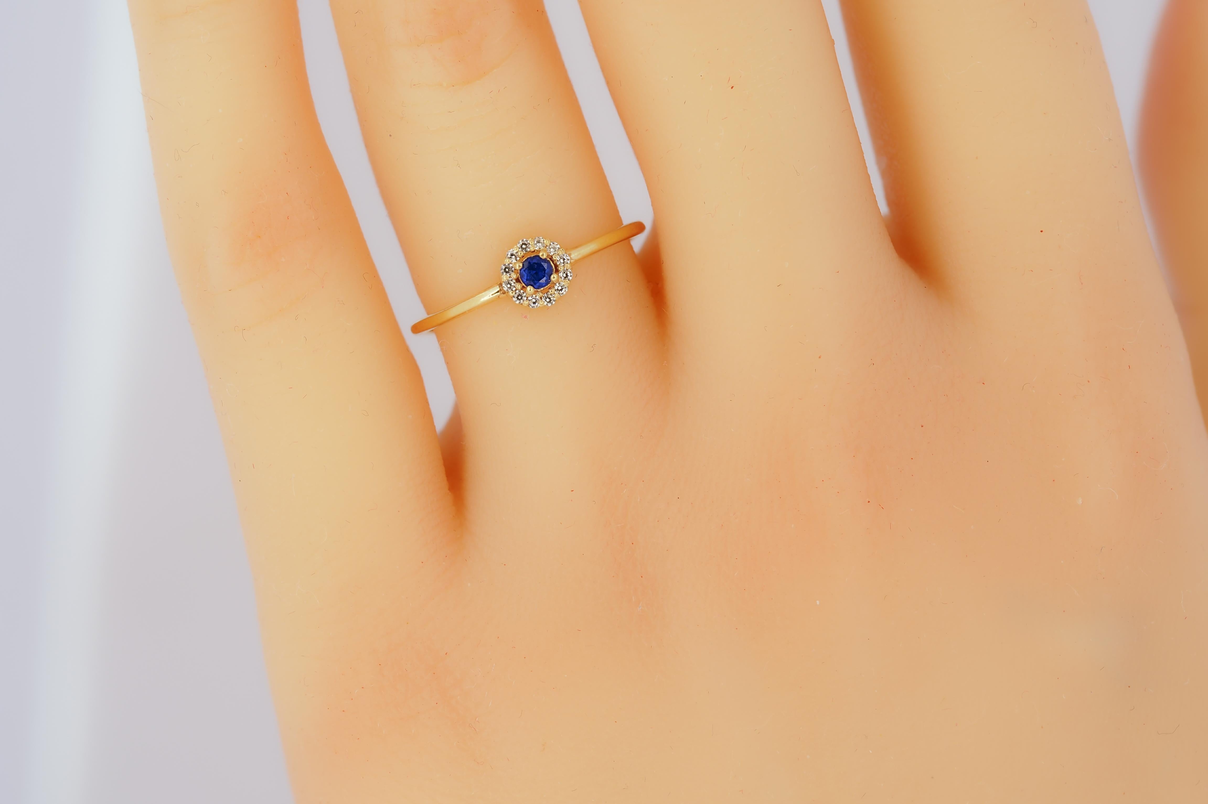 in vendita:  Anello con zaffiro blu e moissaniti con alone in oro 14k 4