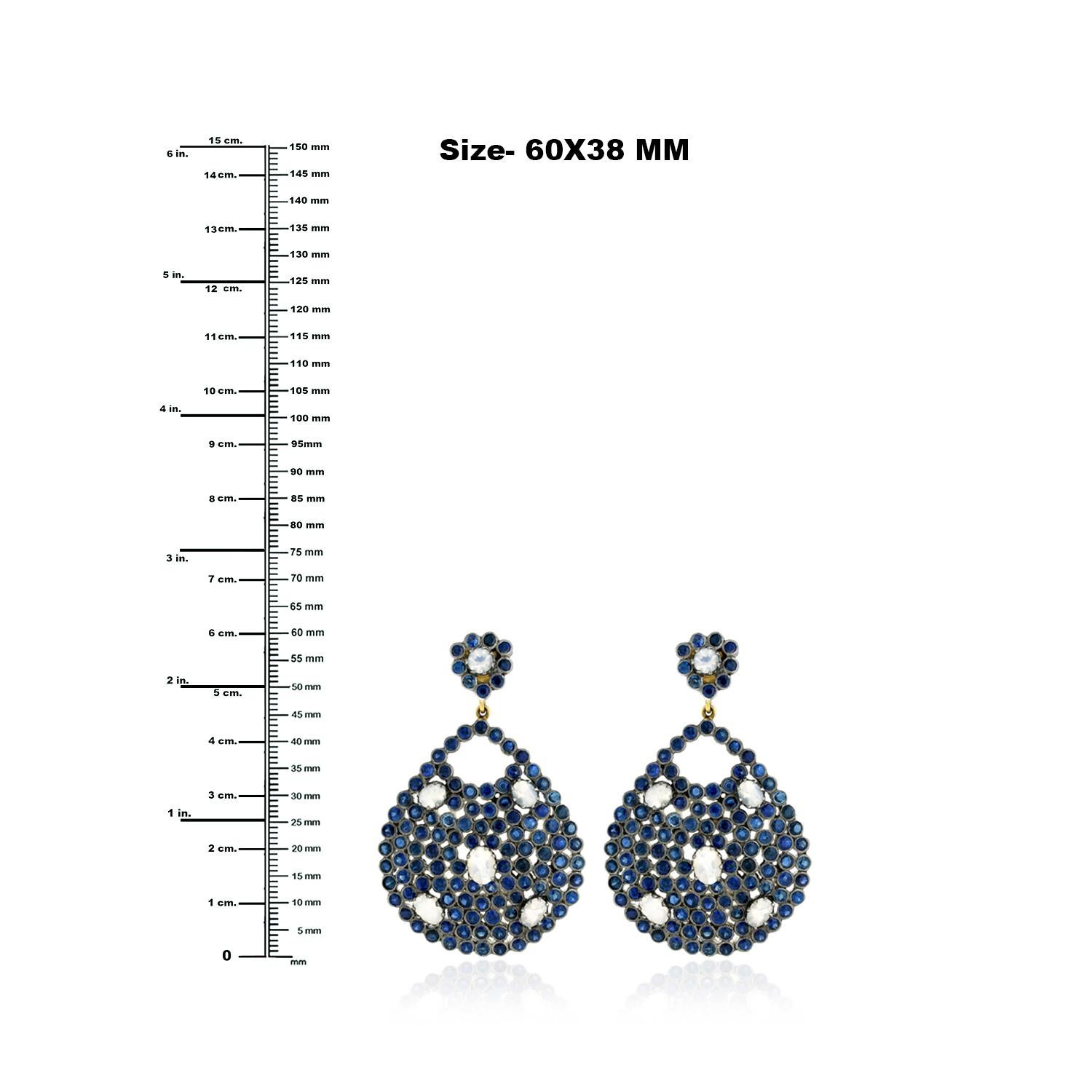 Taglio misto Orecchini pendenti con zaffiro blu e pietra di luna, con diamanti in oro giallo 14k in vendita