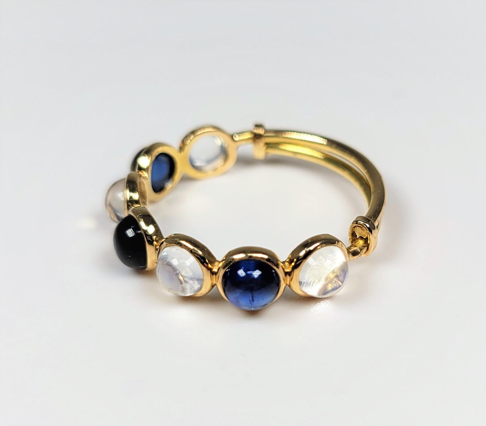 Blue Sapphire Moonstone Yellow Gold Ring In New Condition In Dallas, TX