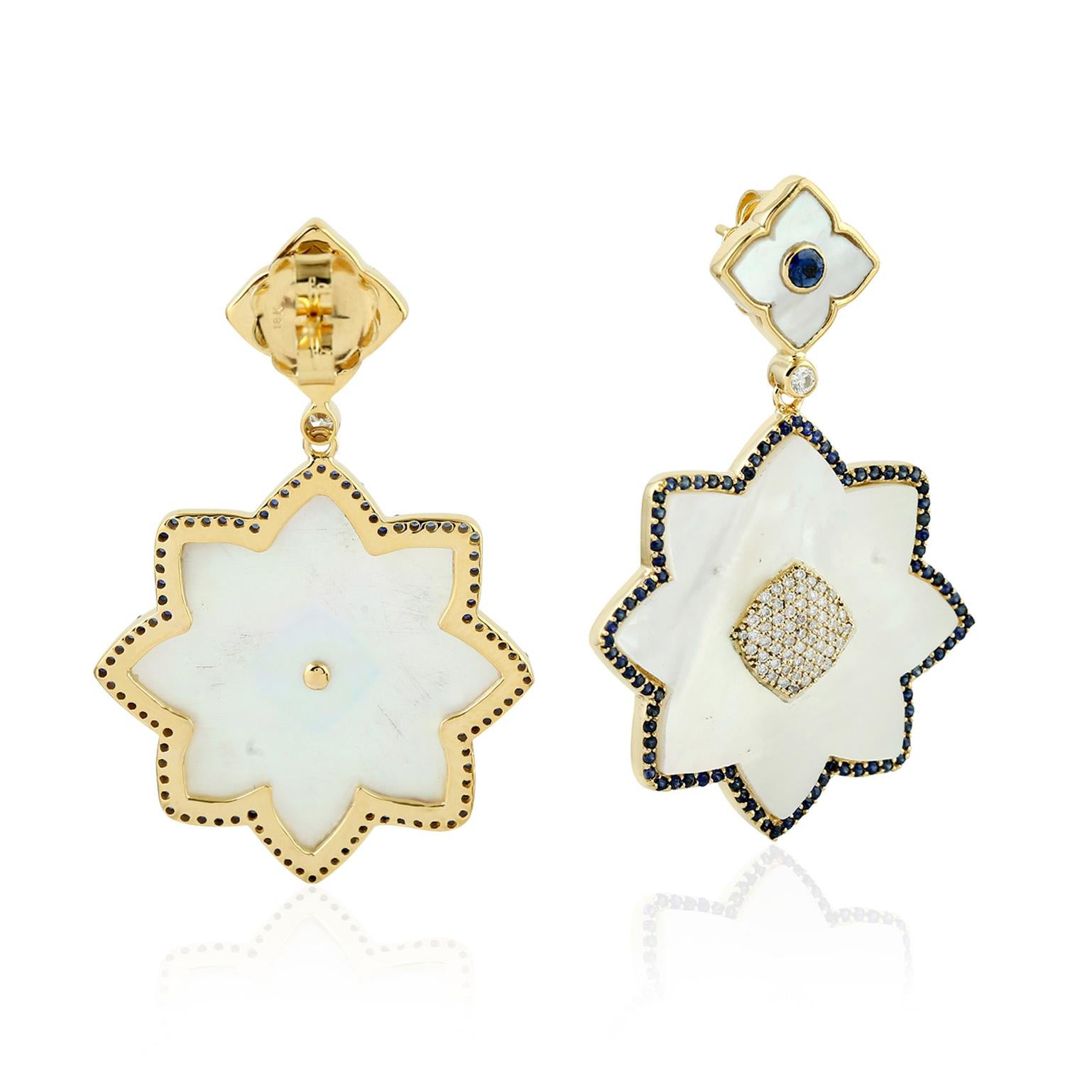 Moderne Boucles d'oreilles en or 18 carats avec saphir bleu, perle et diamant en vente